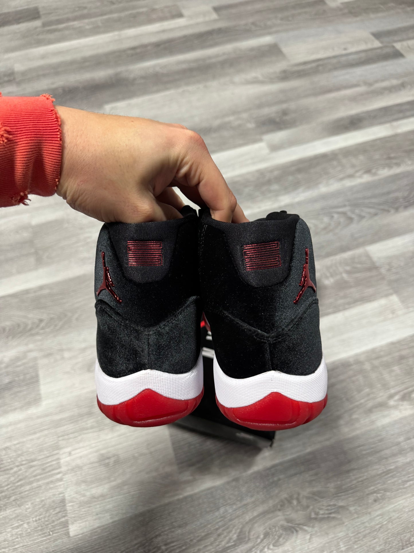 Jordan 11 Velvet Bred / Preowned