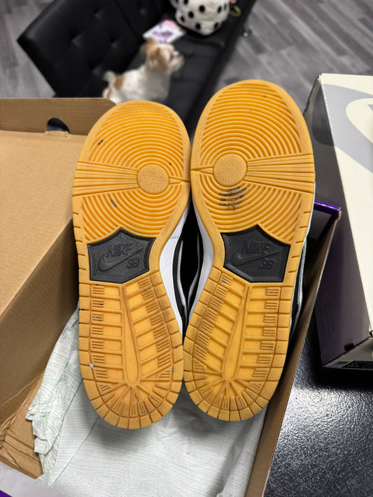 Dunk Low SB Black Gum / Preowned