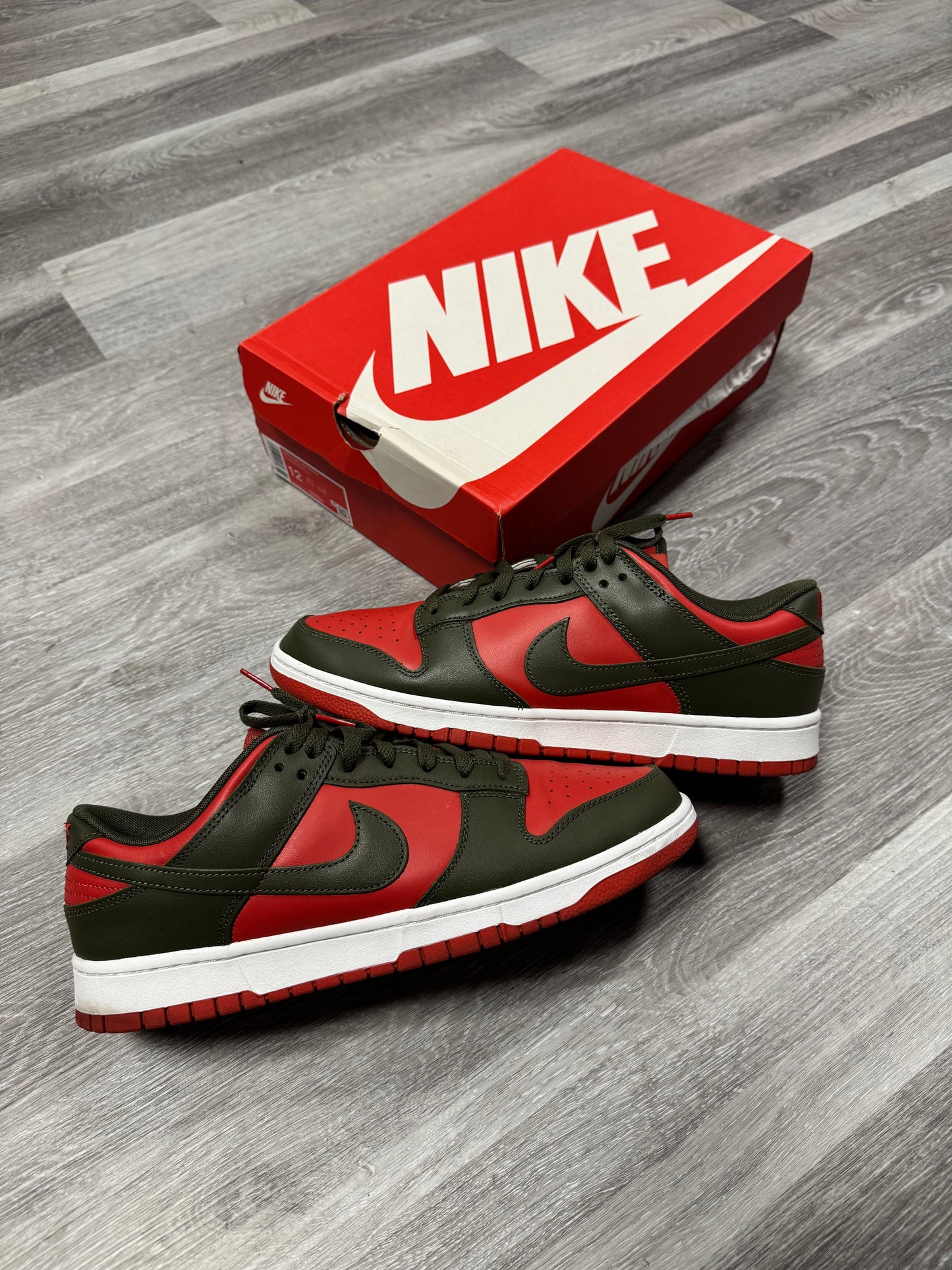 Dunk Low Mystic Red Cargo Khaki / Preowned
