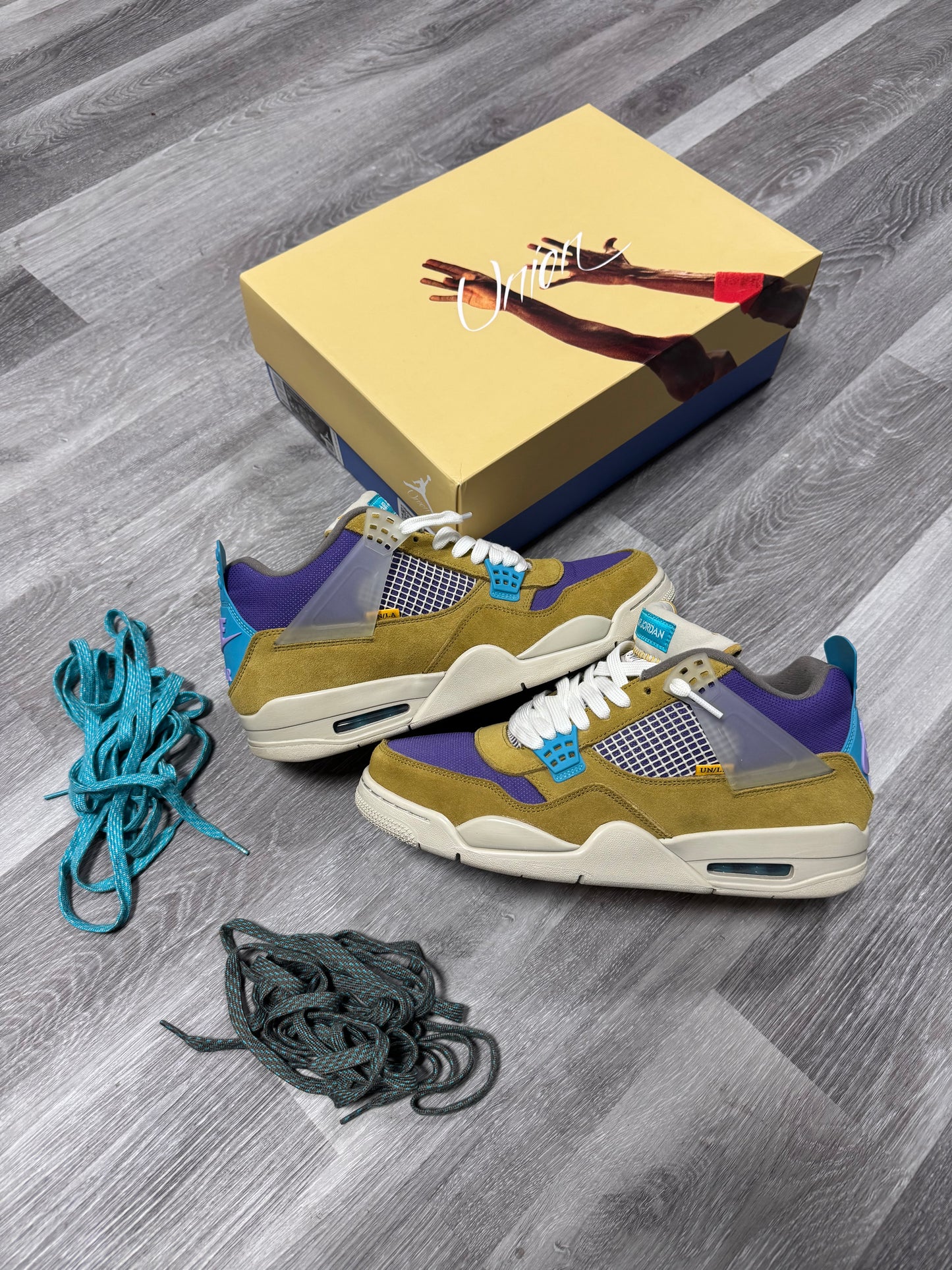 Jordan 4 Union Desert Moss / Preowned