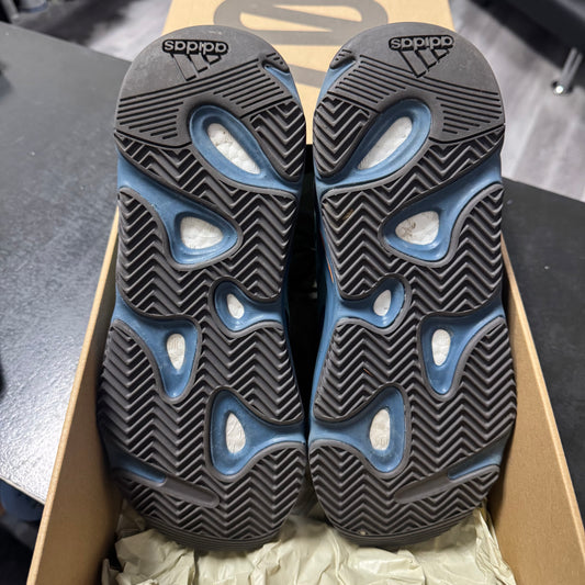 Yeezy 700 Faded Azure / Preowned