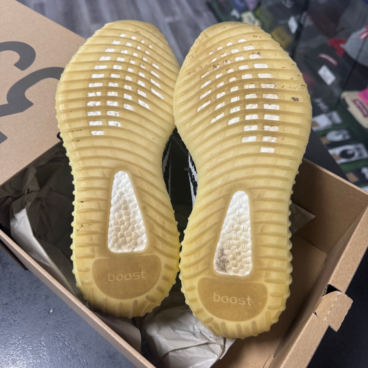 Yeezy 350 Zebra / Preowned