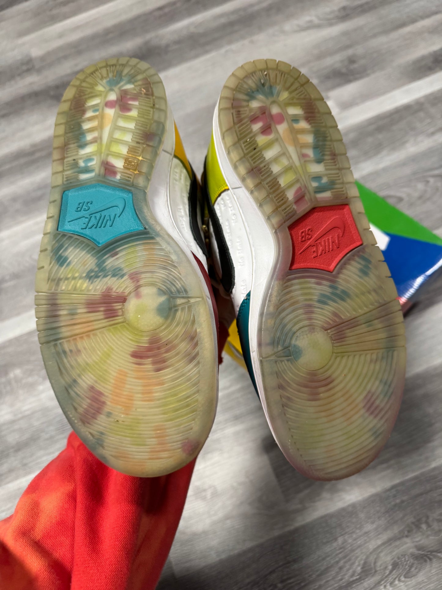 Dunk High SB All Love No Hate / Preowned