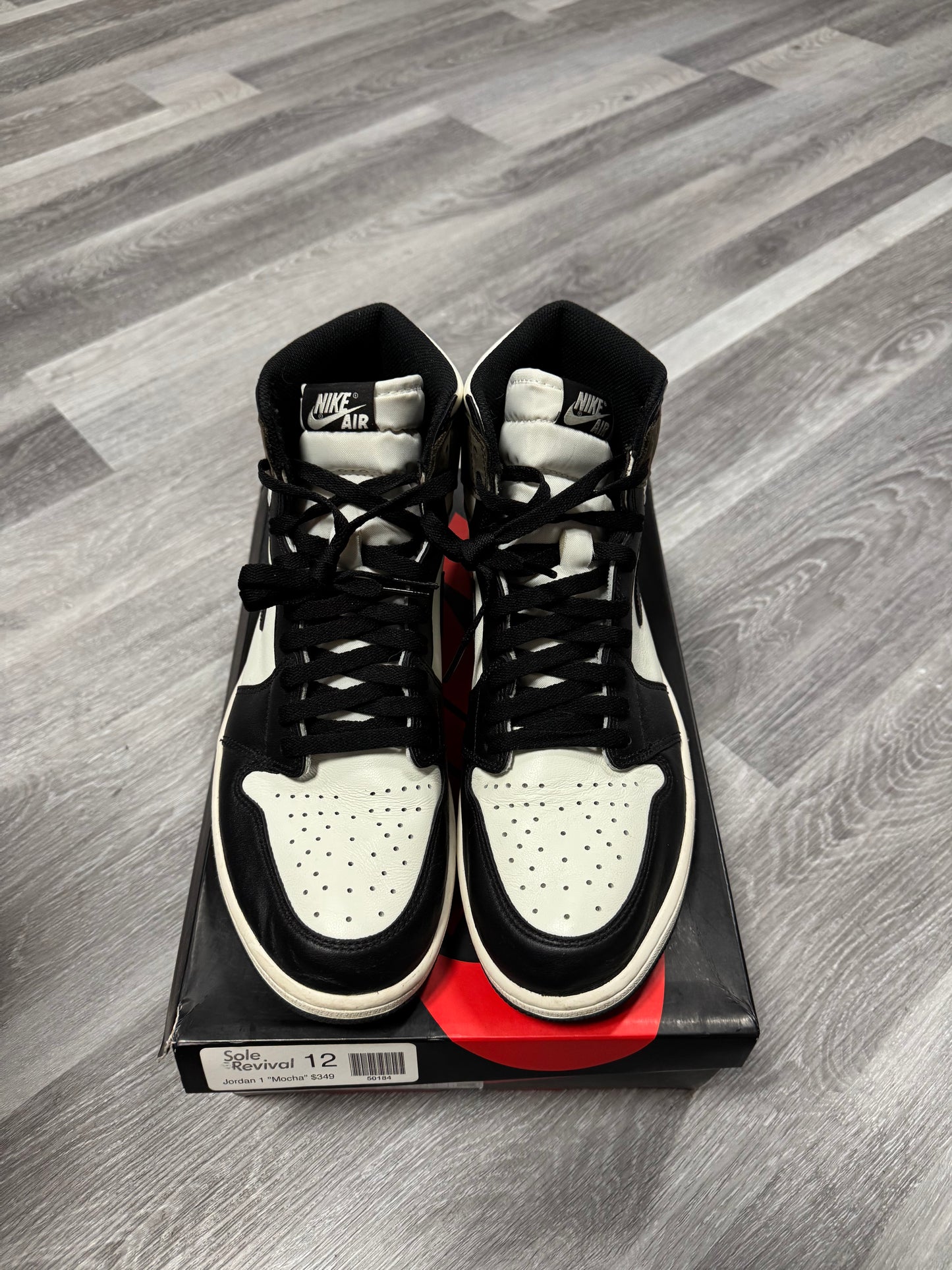 Jordan 1 Mocha / Preowned