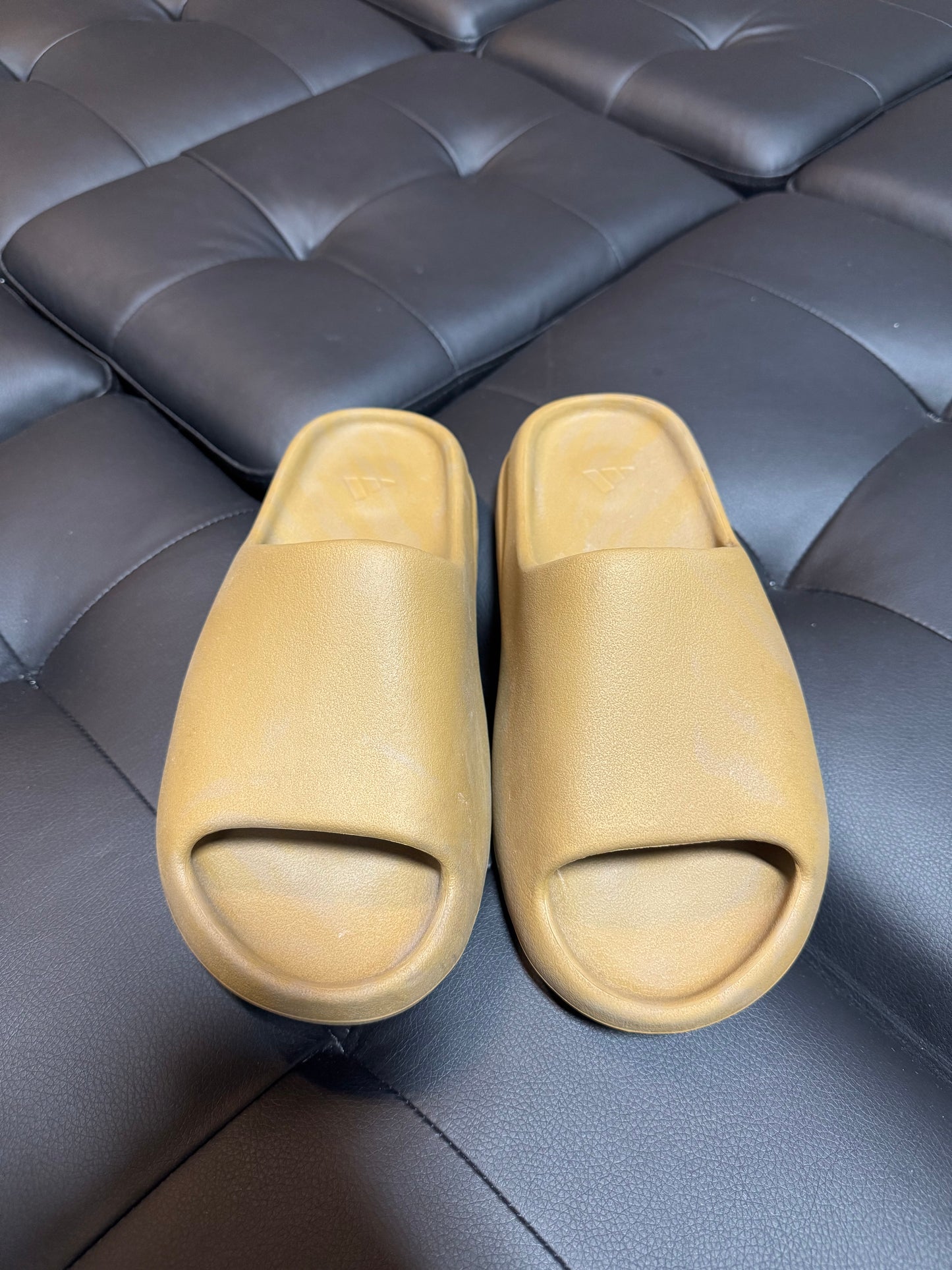 Yeezy Slide Ochre / Preowned