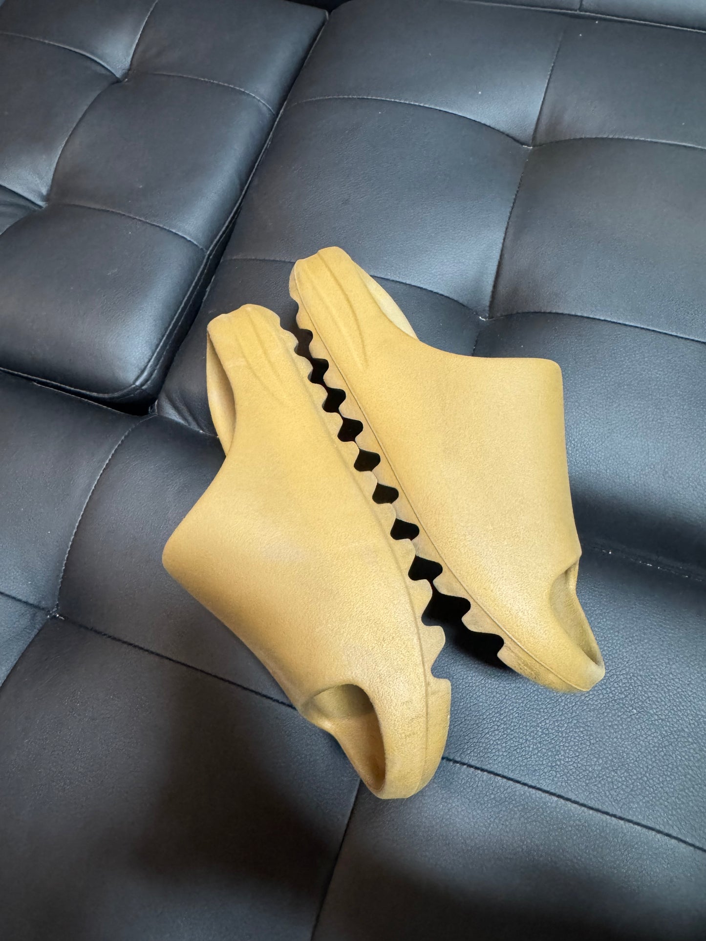 Yeezy Slide Ochre / Preowned