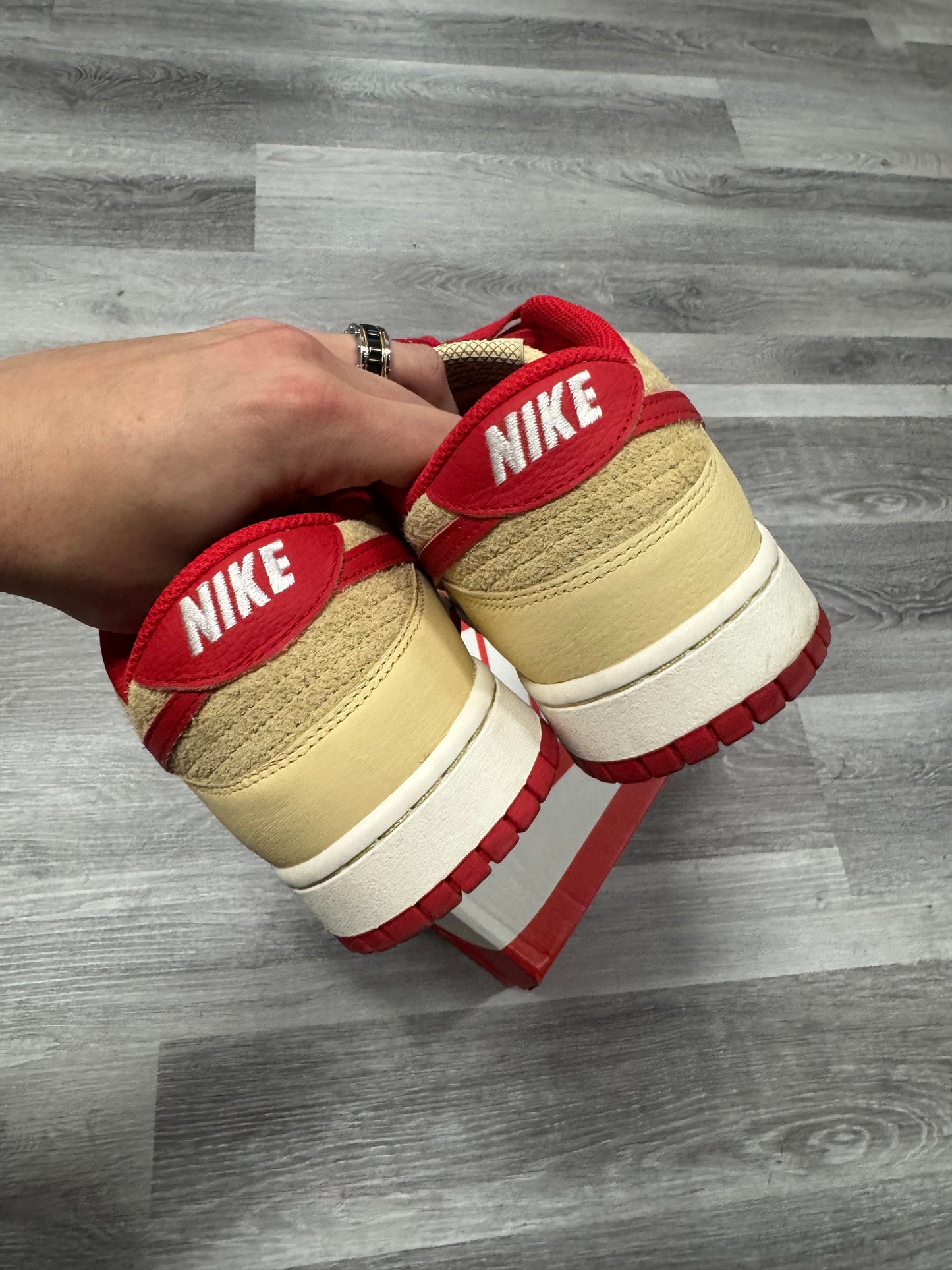 Dunk Low Strawberry Waffle / Preowned
