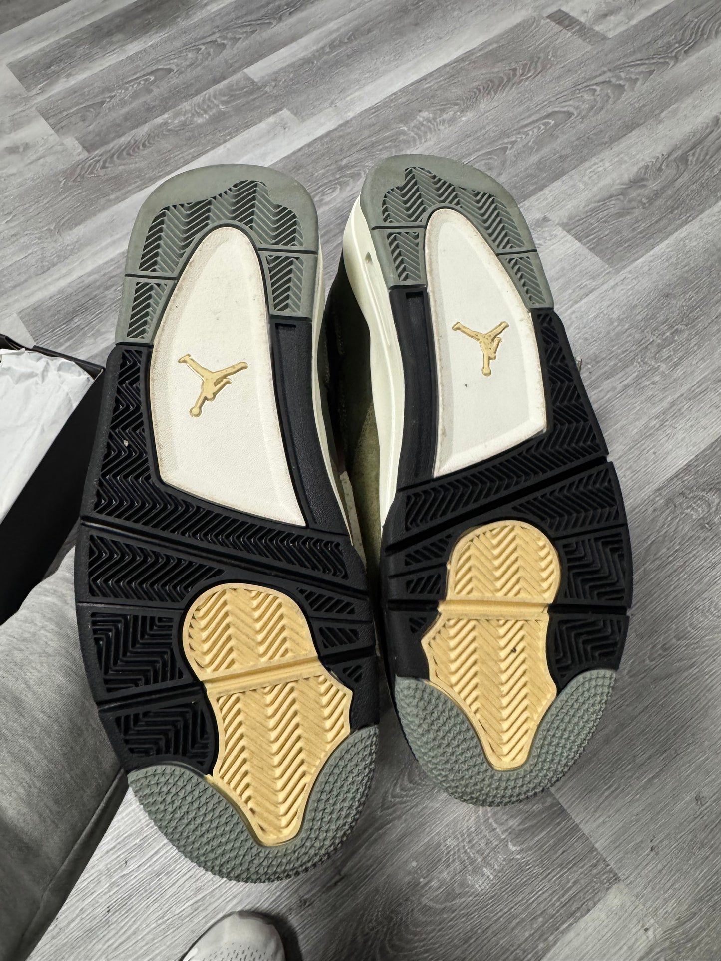 Jordan 4 Craft Olive / Preowned