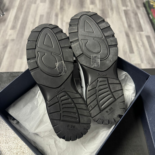 Christian Dior B30 White Grey / Preowned