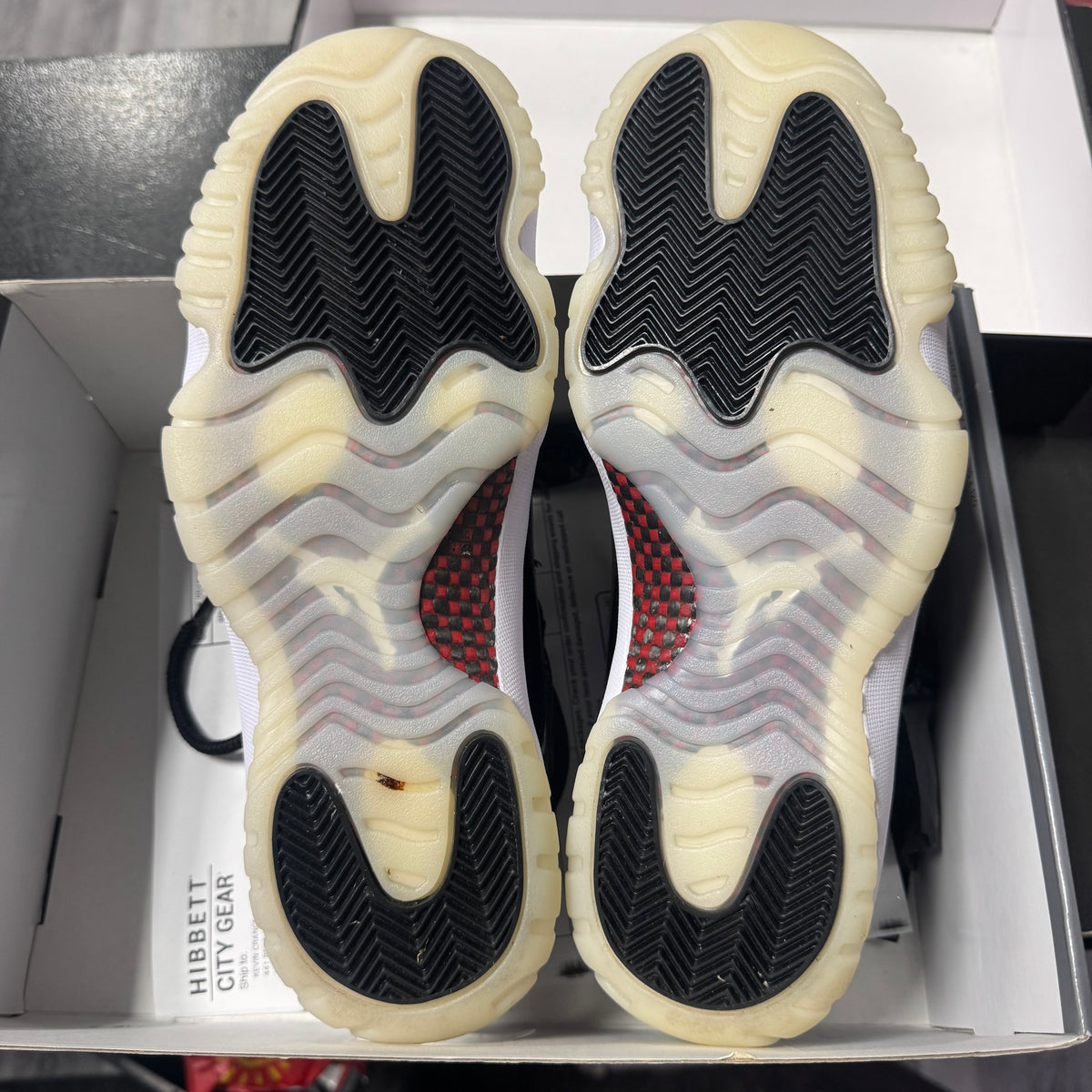 Jordan 11 Low 72-10 / Preowned