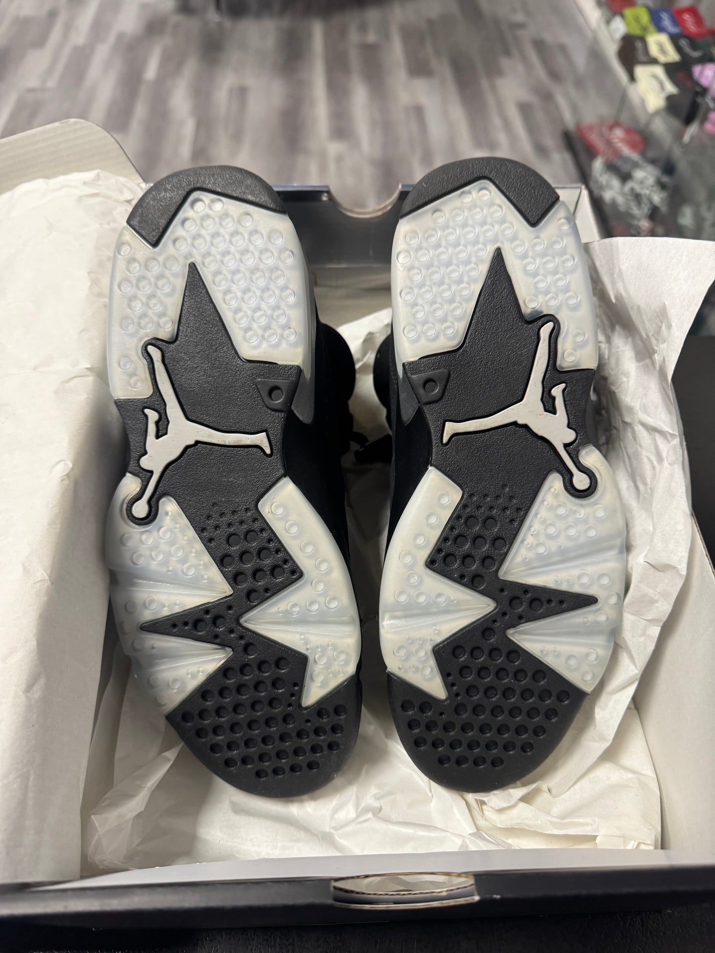 Jordan 6 Chrome / Preowned