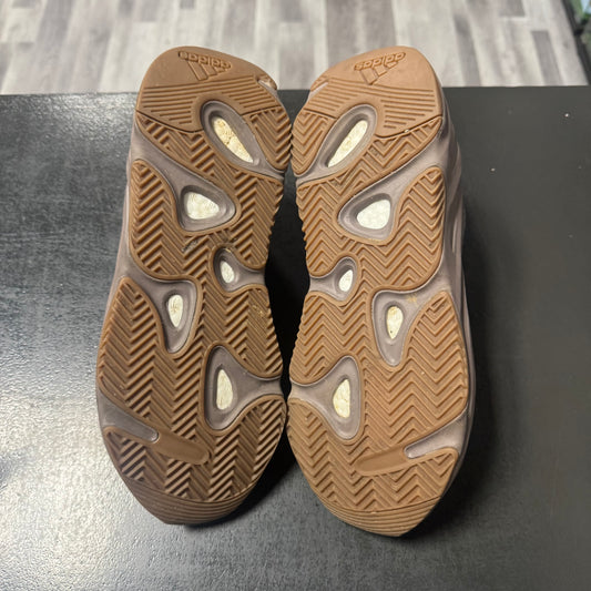 Yeezy 700 Mauve / Preowned