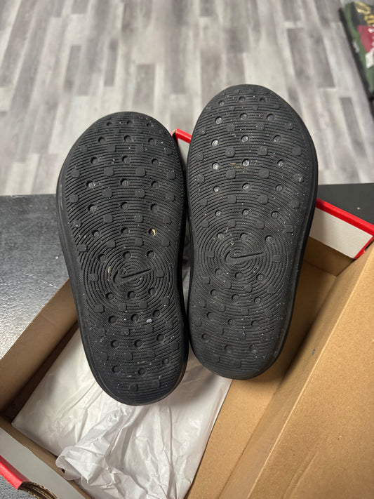 Nike ReactX Rejuven8 Black / Preowned