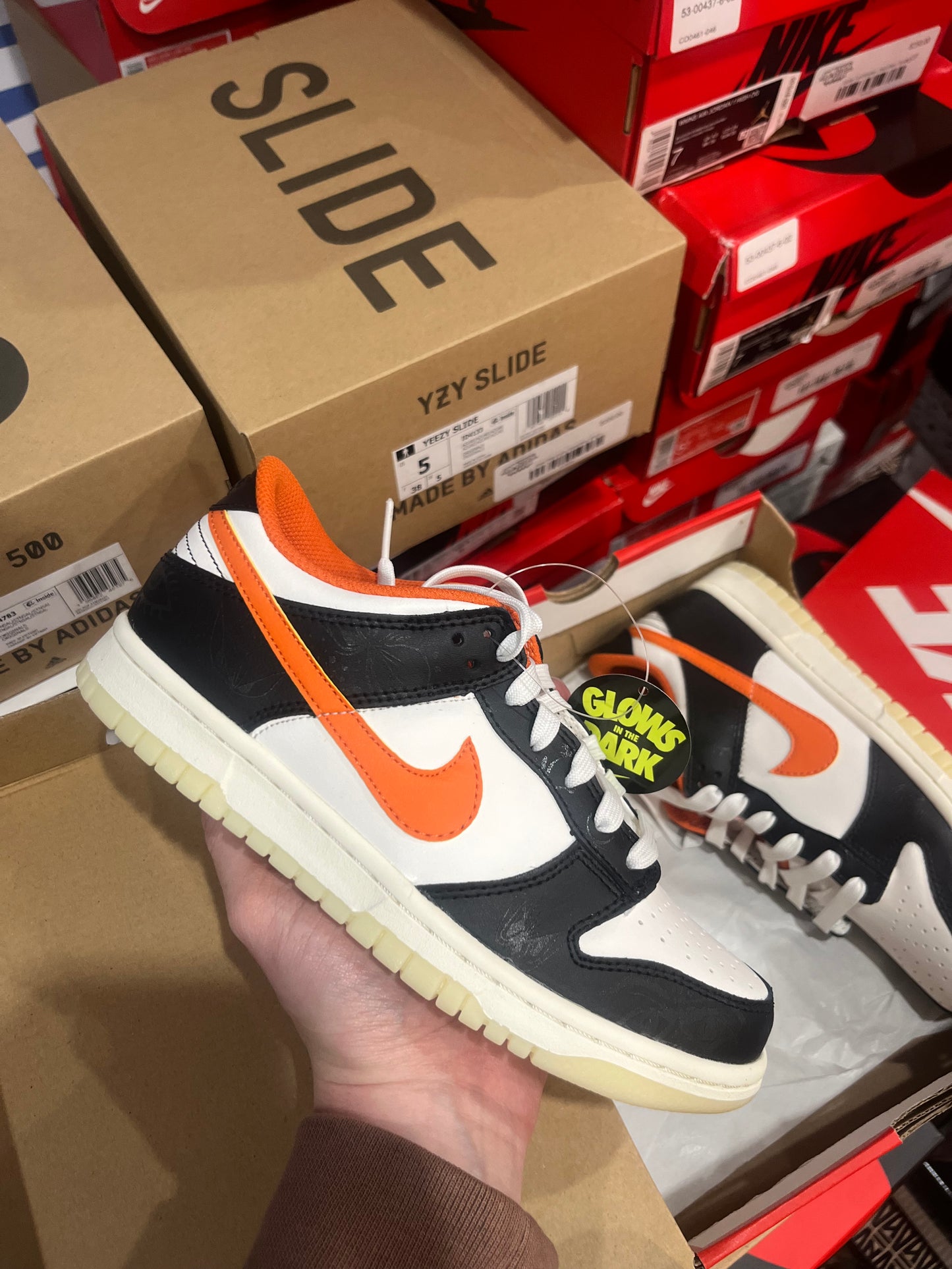 Dunk Low Halloween do3806-100 / Brand New