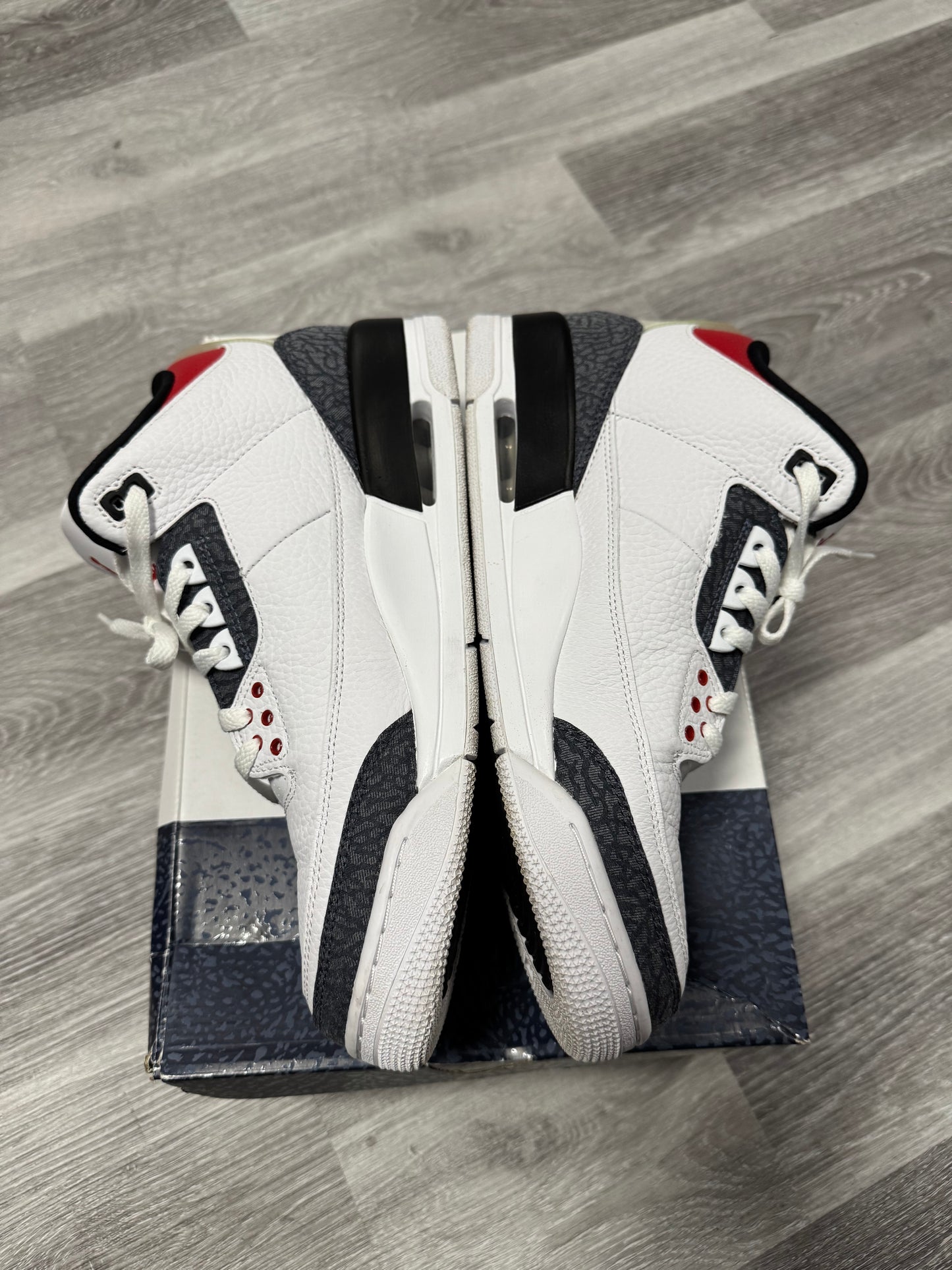 Jordan 3 Fire Red Denim / Preowned