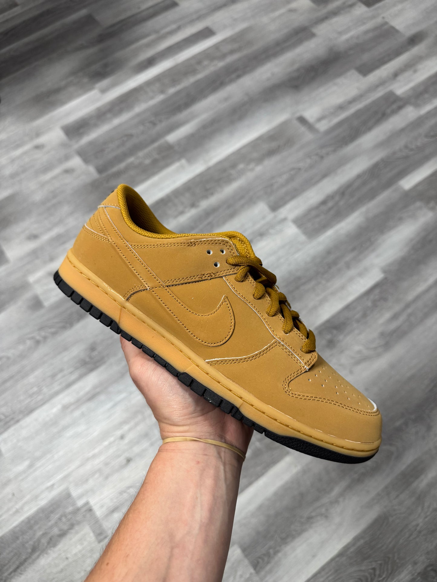 Dunk Low Wheat Gum / Brand New