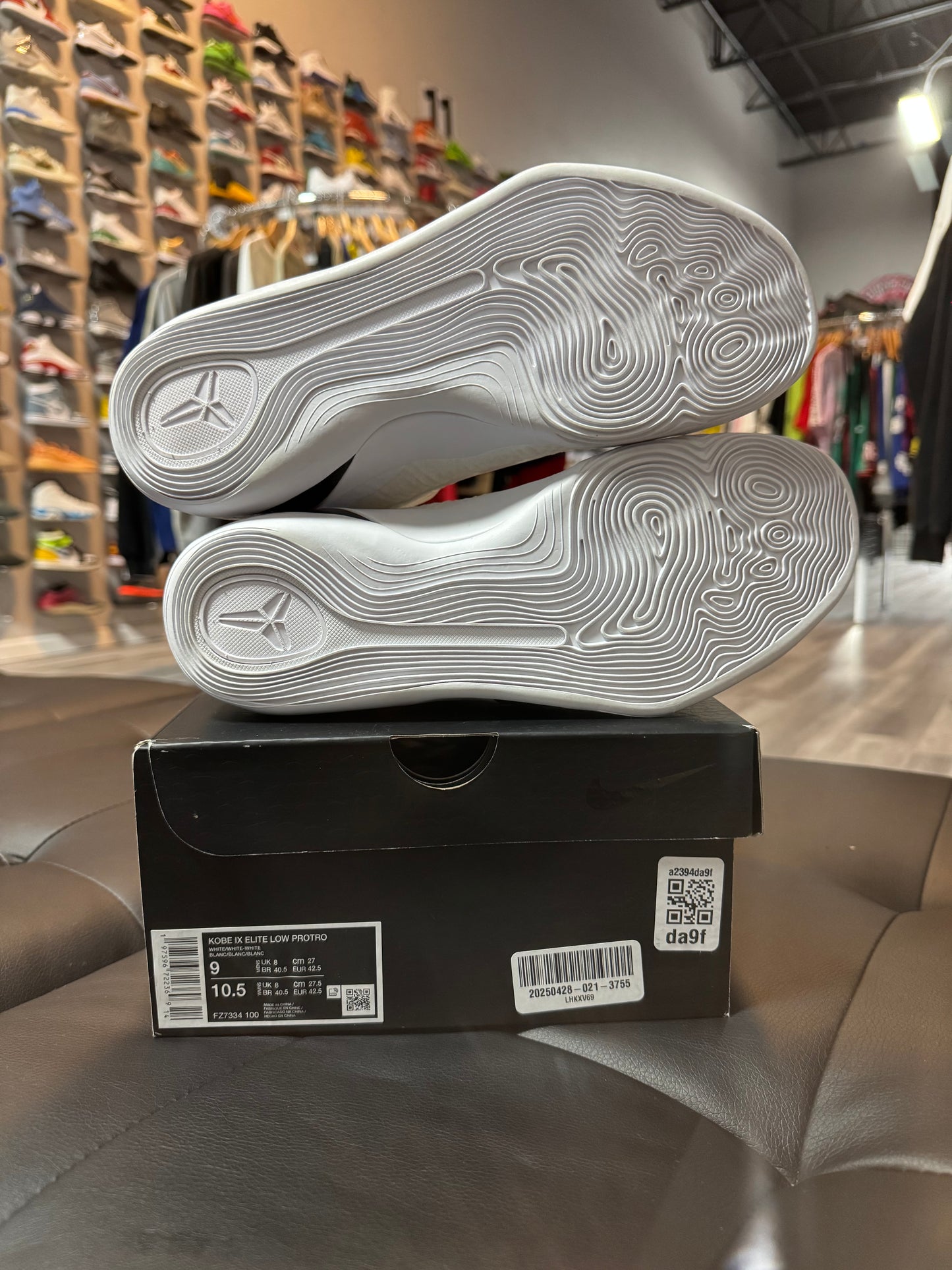Kobe 9 Low Halo / Preowned