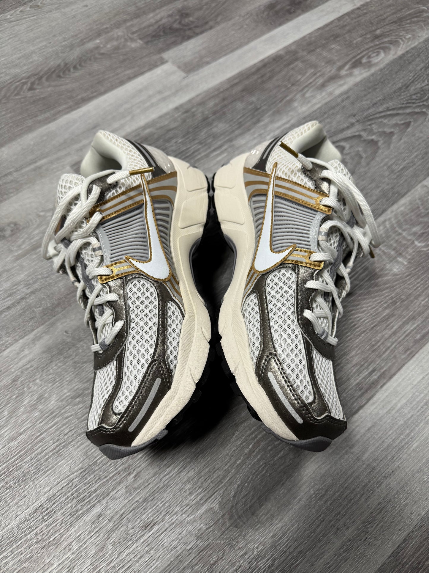 Nike Zoom Vomero 5 Metallic Pewter Gold / Preowned