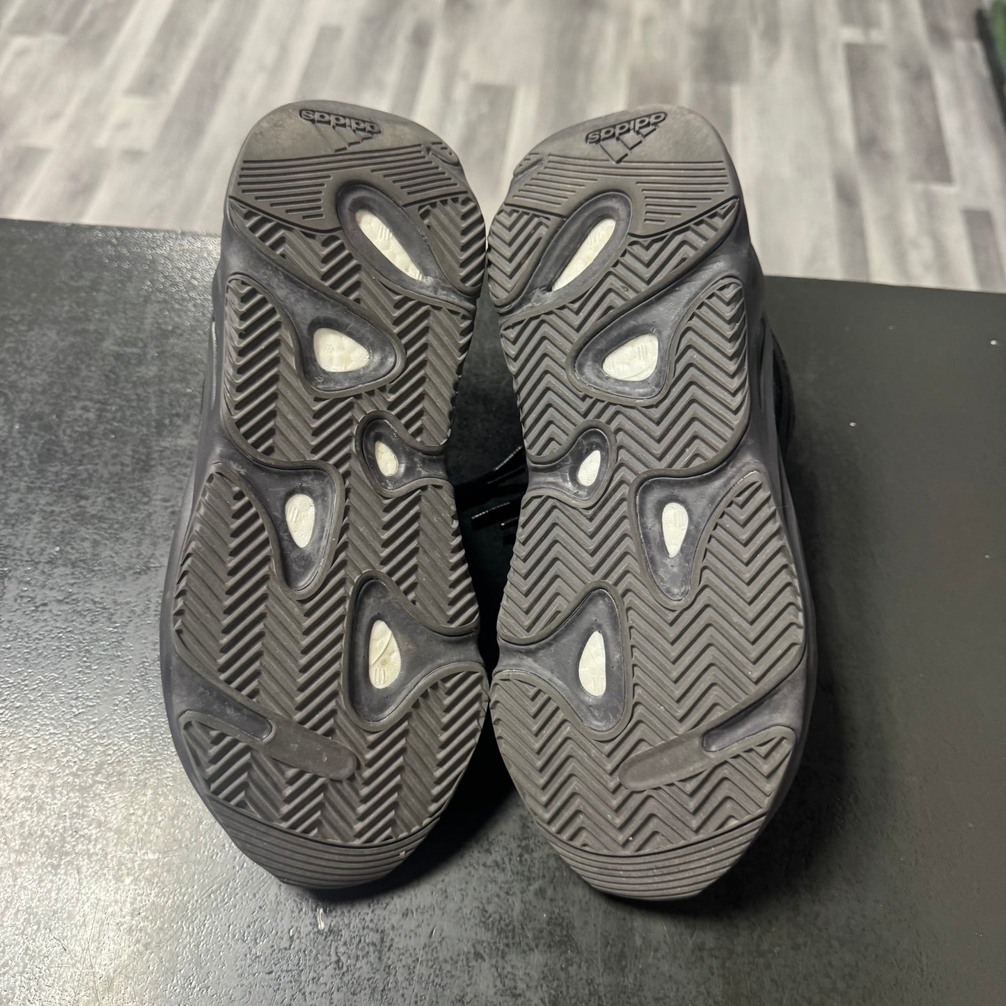 Yeezy 700 Vanta / Preowned