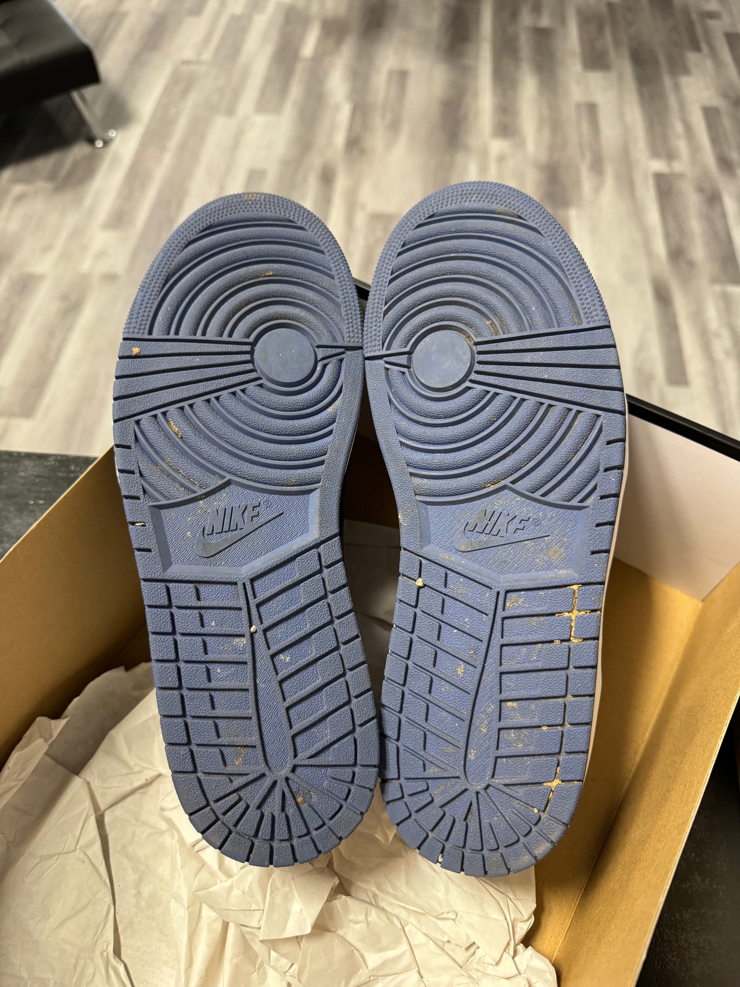 Jordan 1 Low Mystic Navy / Preowned