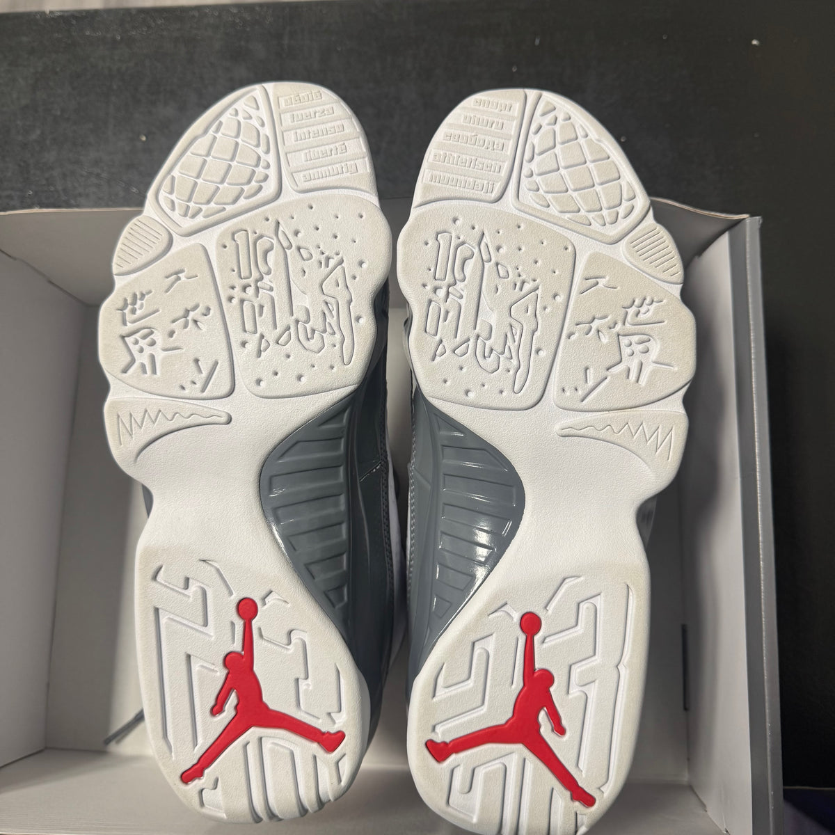 Jordan 9 Fire Red / Preowned