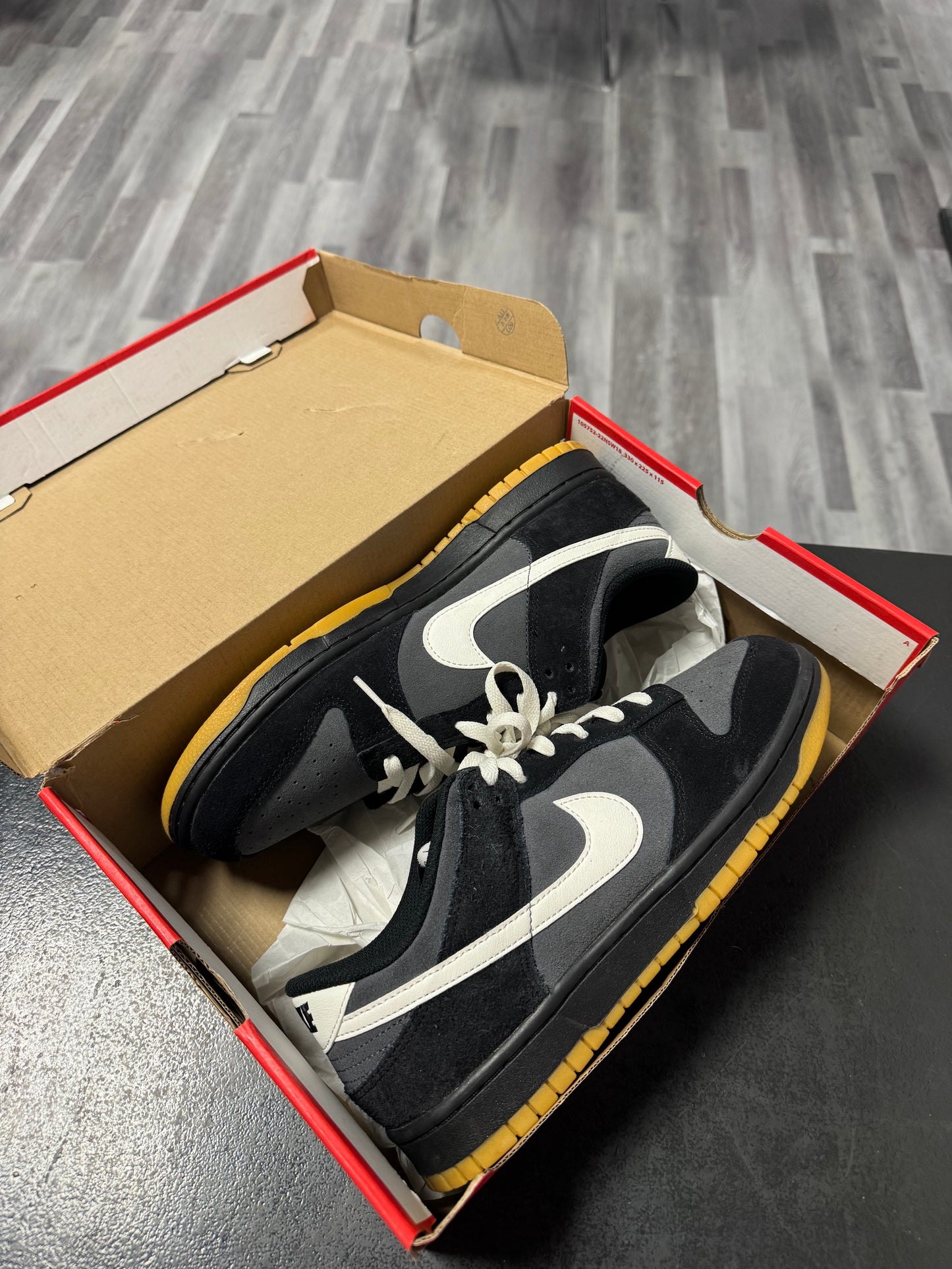 Dunk Low Black Grey White / Preowned