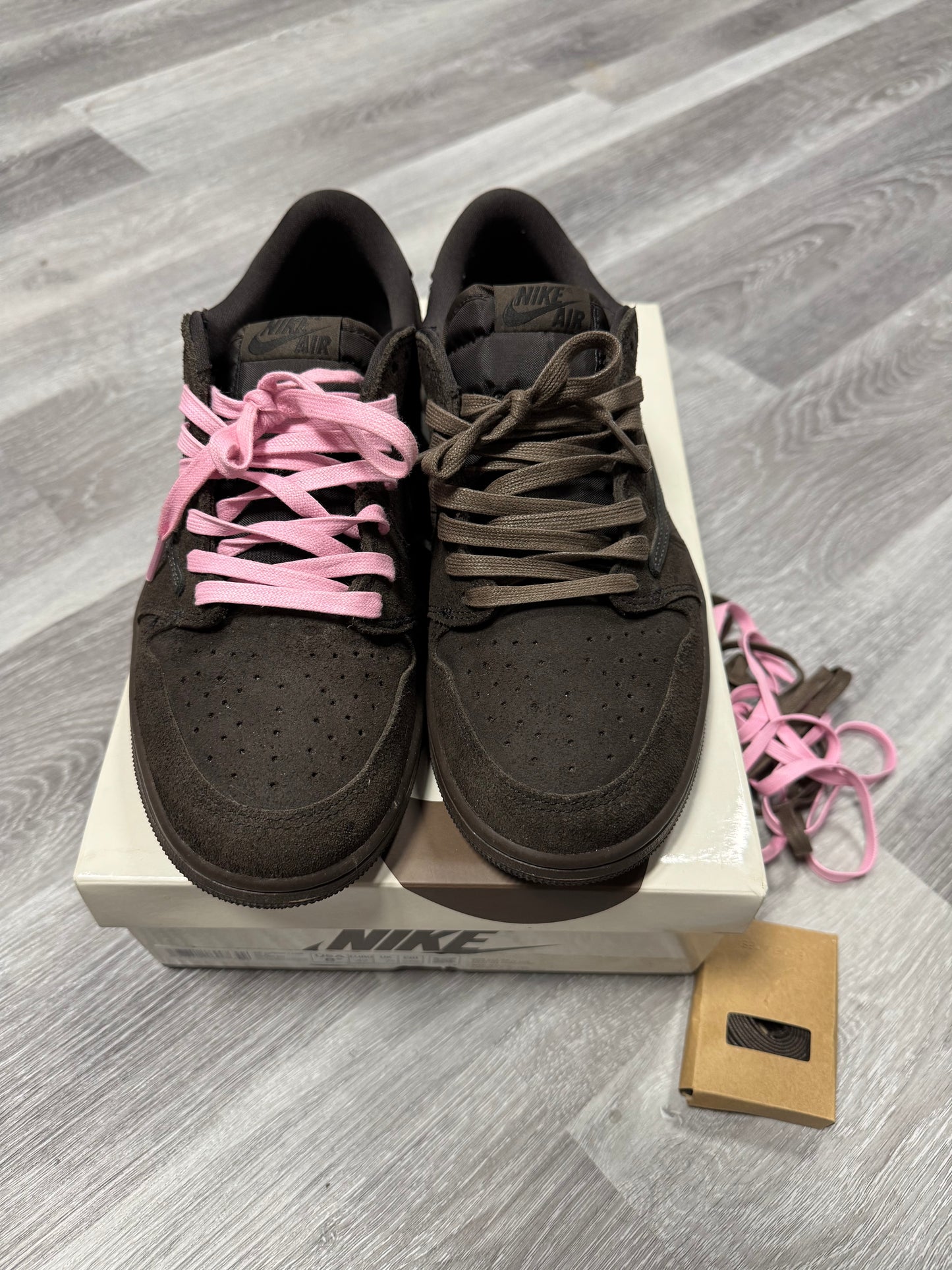 Jordan 1 Low Travis Scott Velvet Brown / Preowned