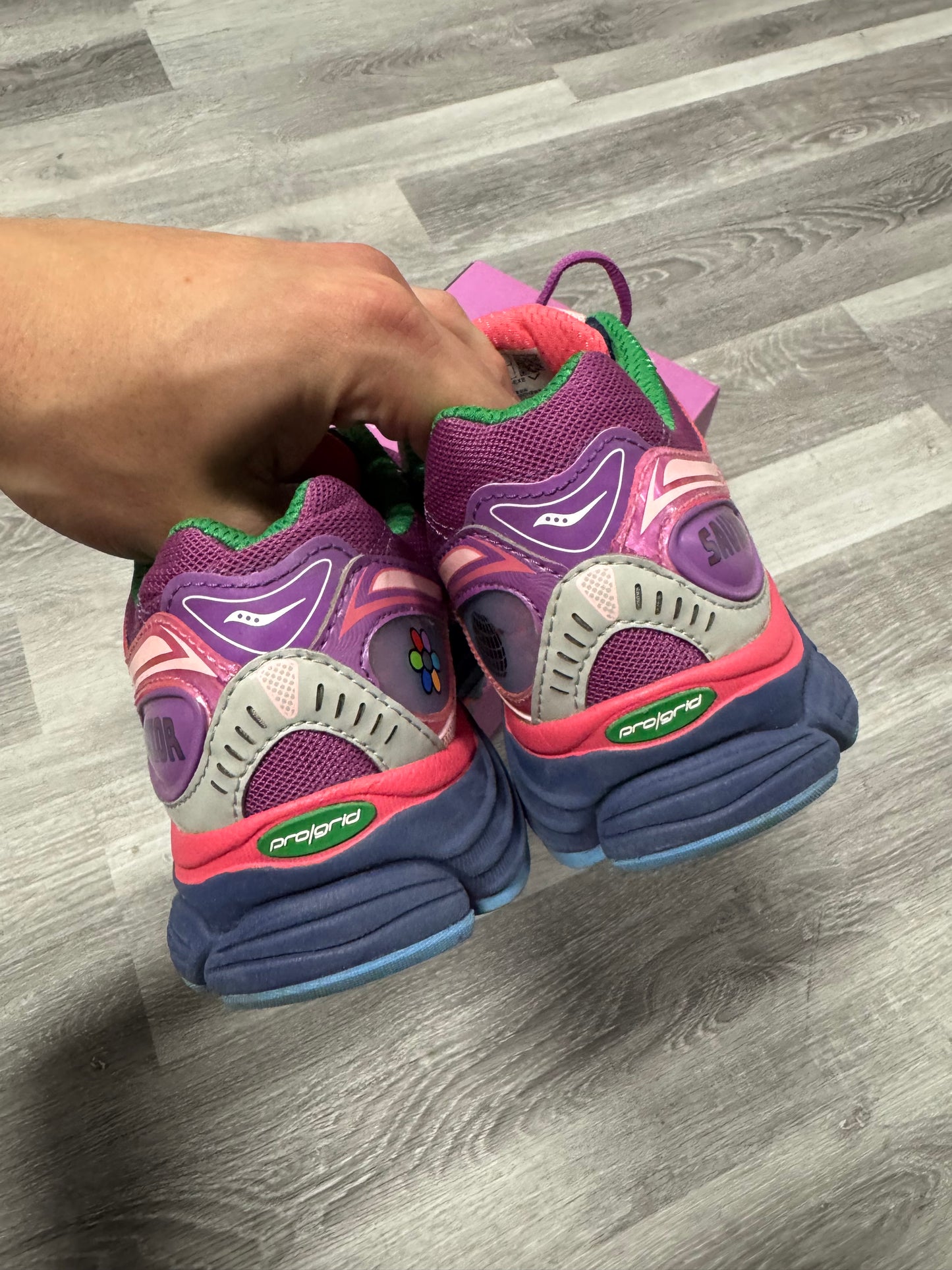 Saucony ProGrid Omni 9 Jae Tips / Preowned