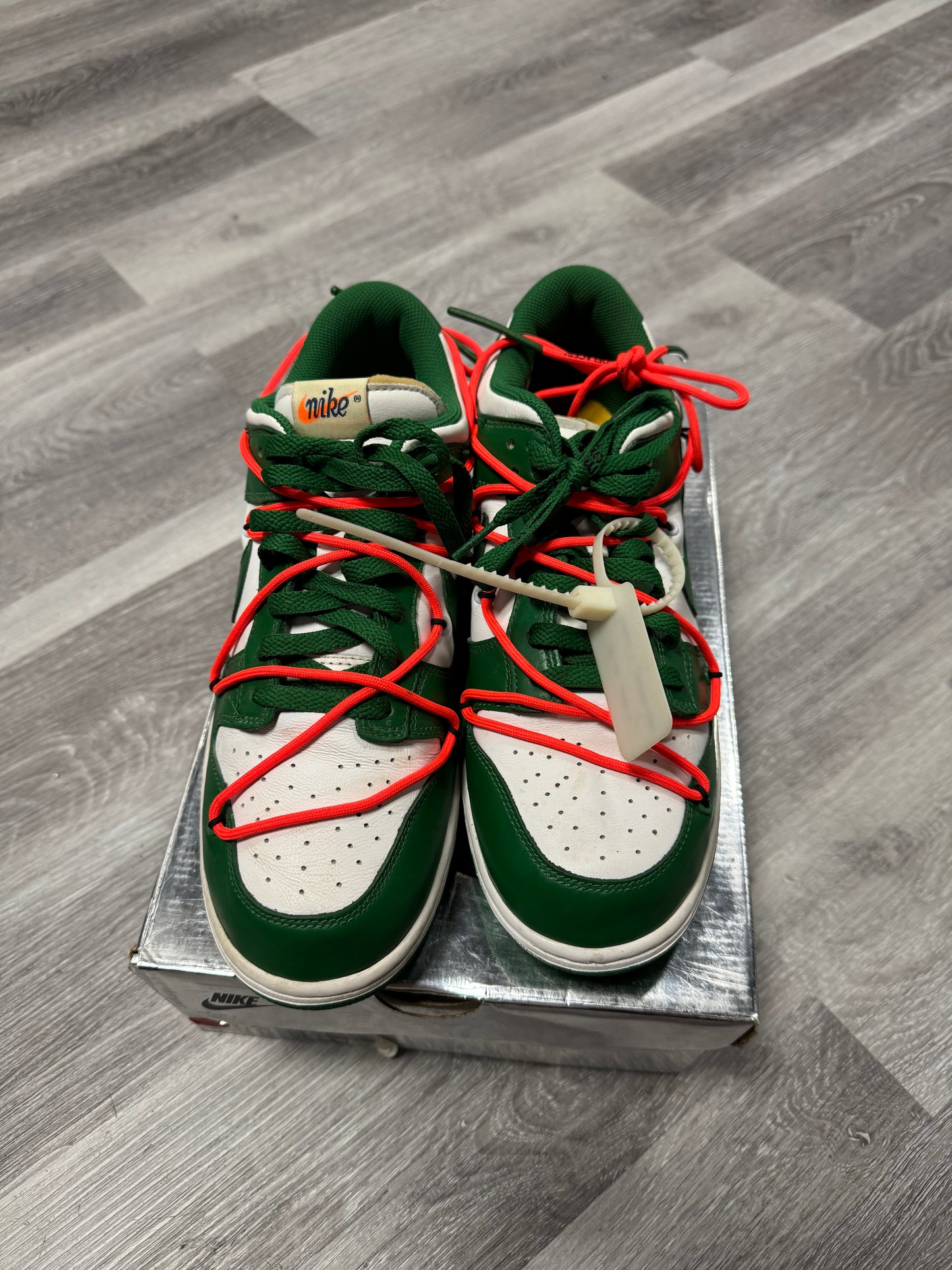 Dunk Low Off-White Pine Green / Preowned