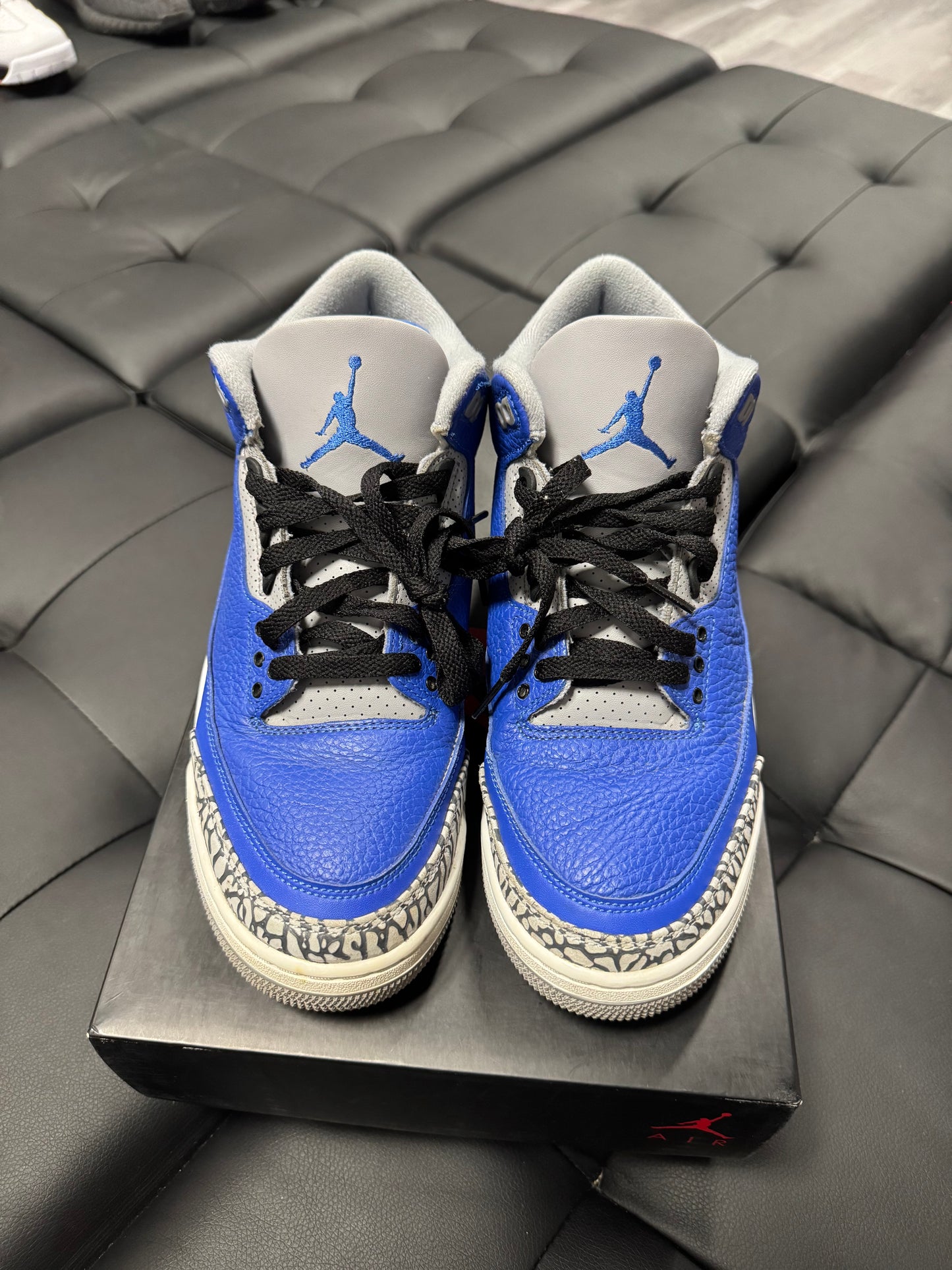 Jordan 3 Varsity Royal / Preowned