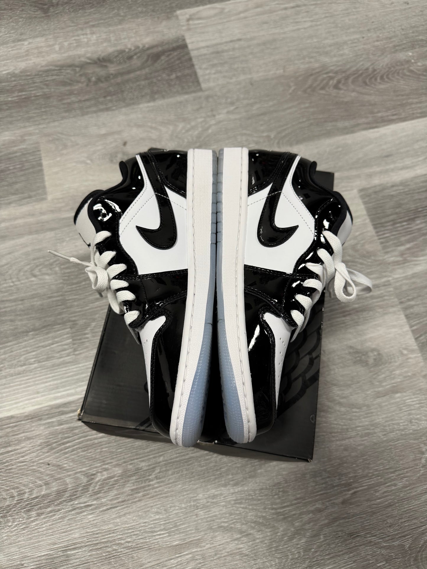 Jordan 1 Low Concord / Preowned
