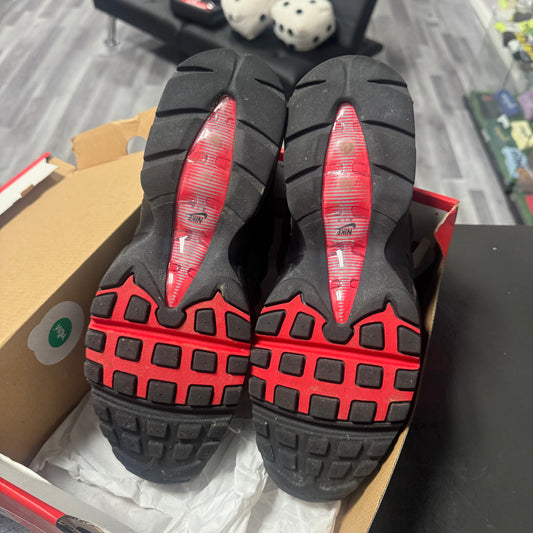Air Max 95 Racing Pack Black University Red / Preowned
