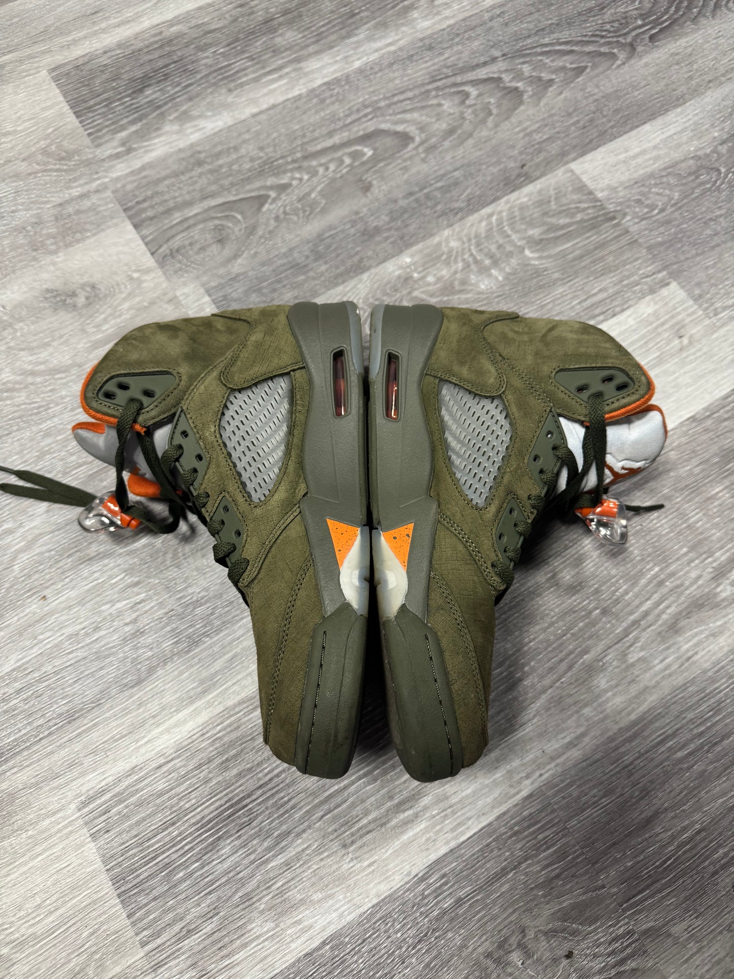 Jordan 5 Olive / Preowned