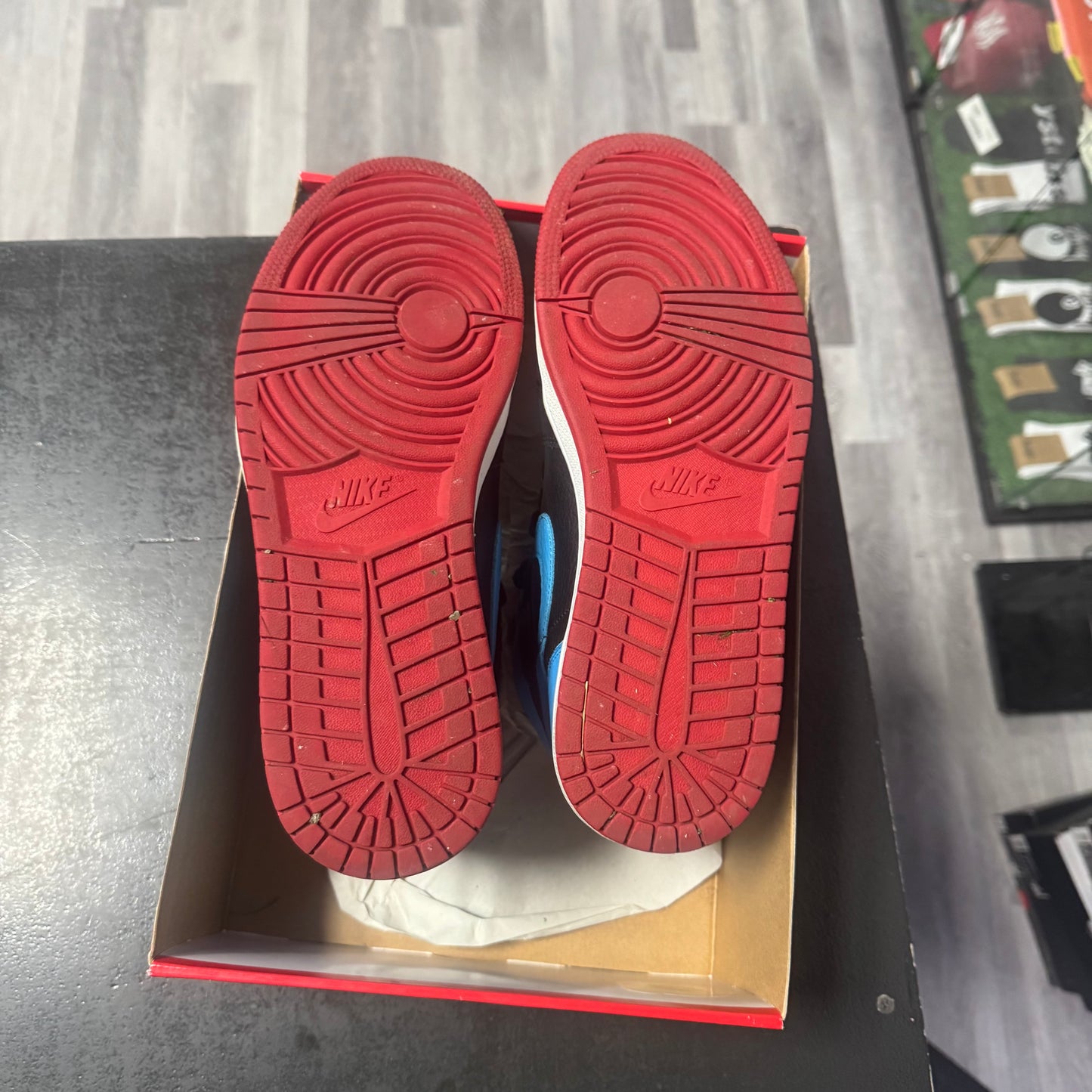 Jordan 1 UNC to Chicago / Preowned
