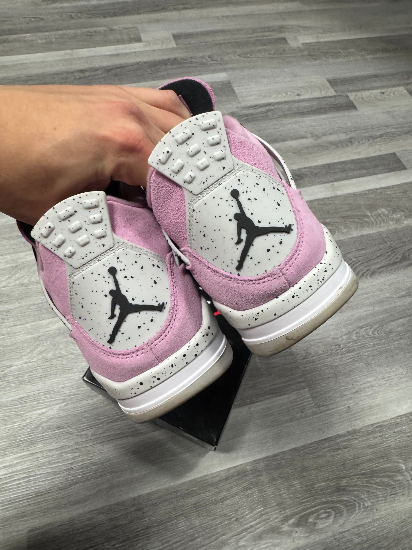 Jordan 4 Orchid / Preowned