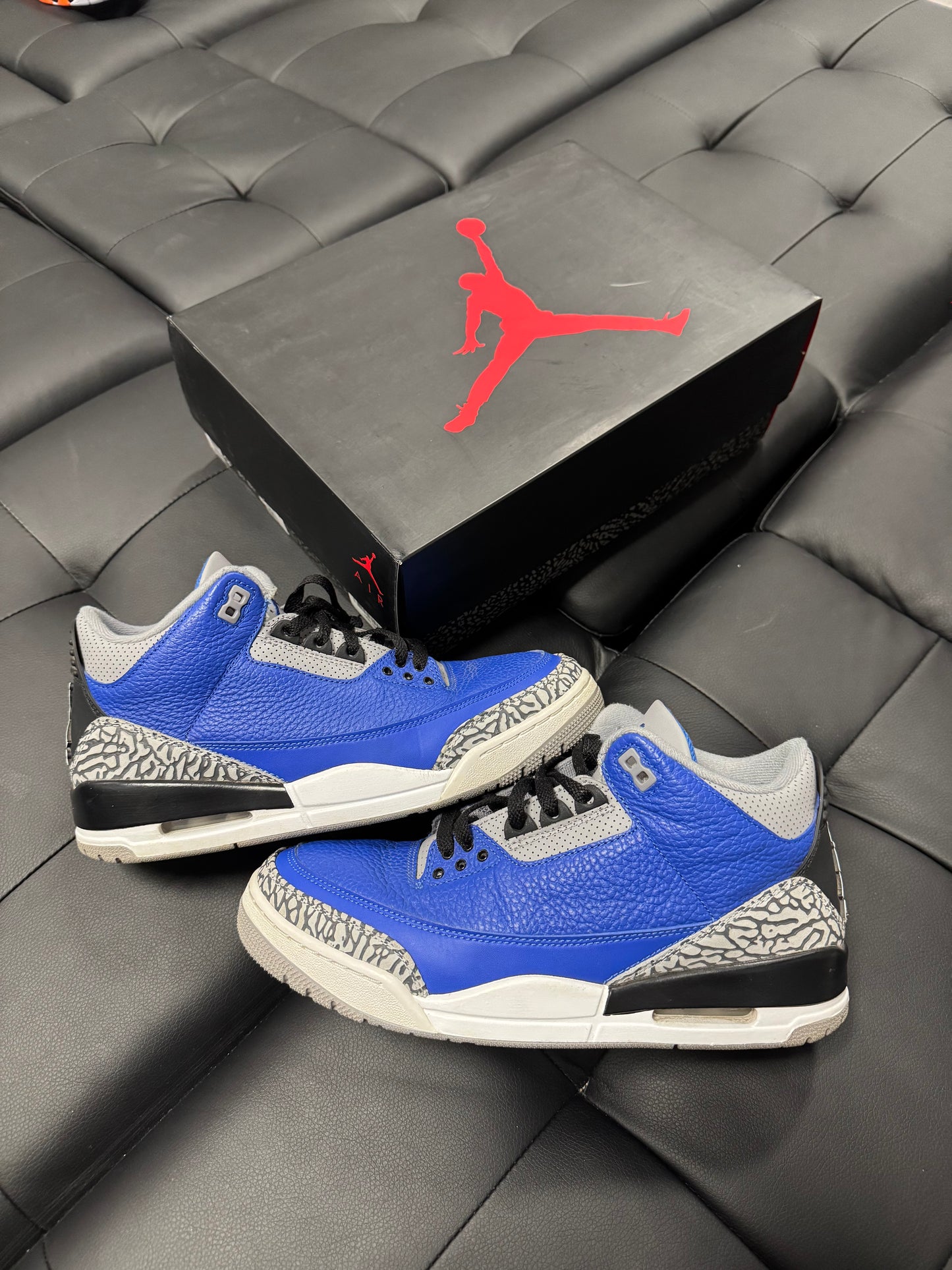 Jordan 3 Varsity Royal / Preowned