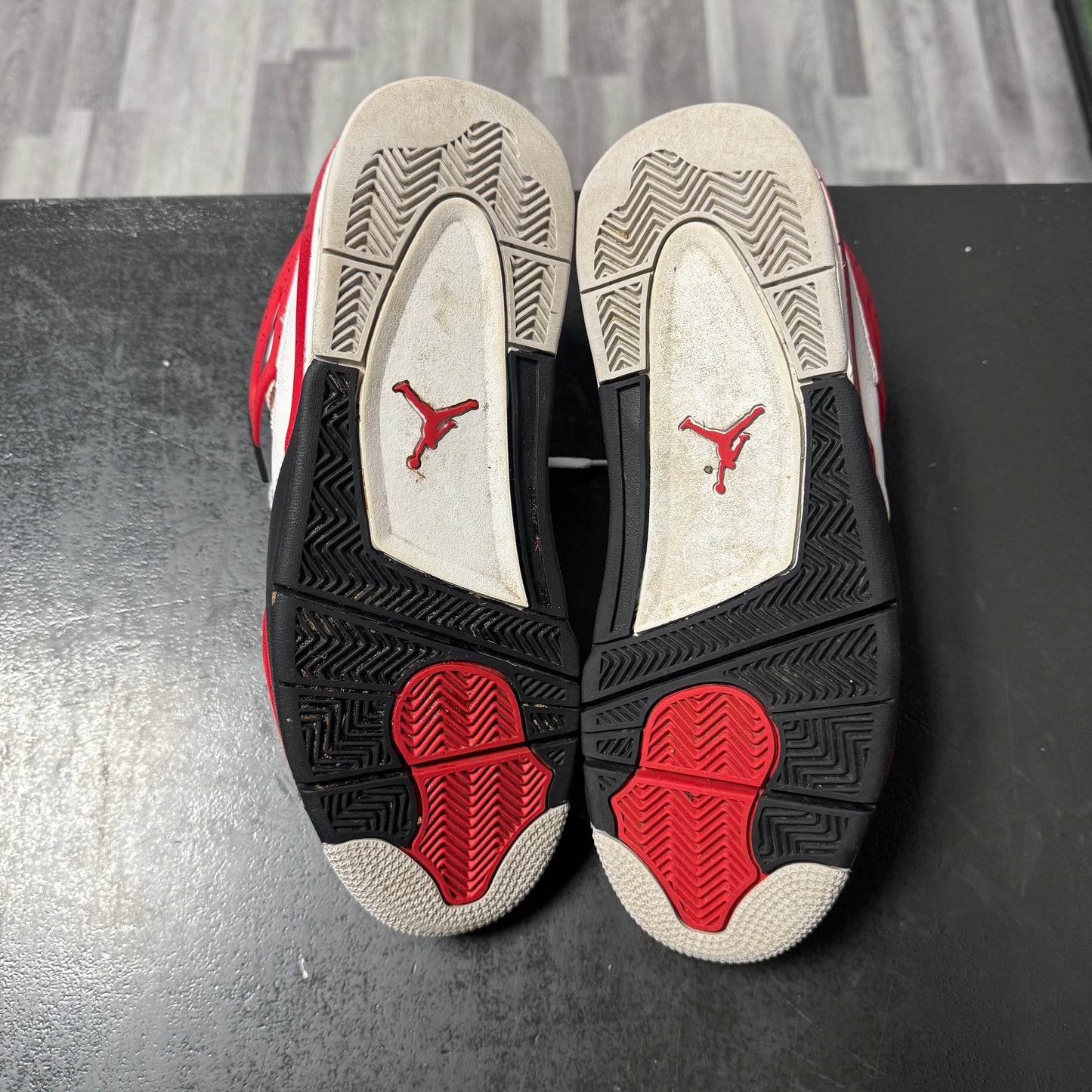 Jordan 4 Red Cement / Preowned
