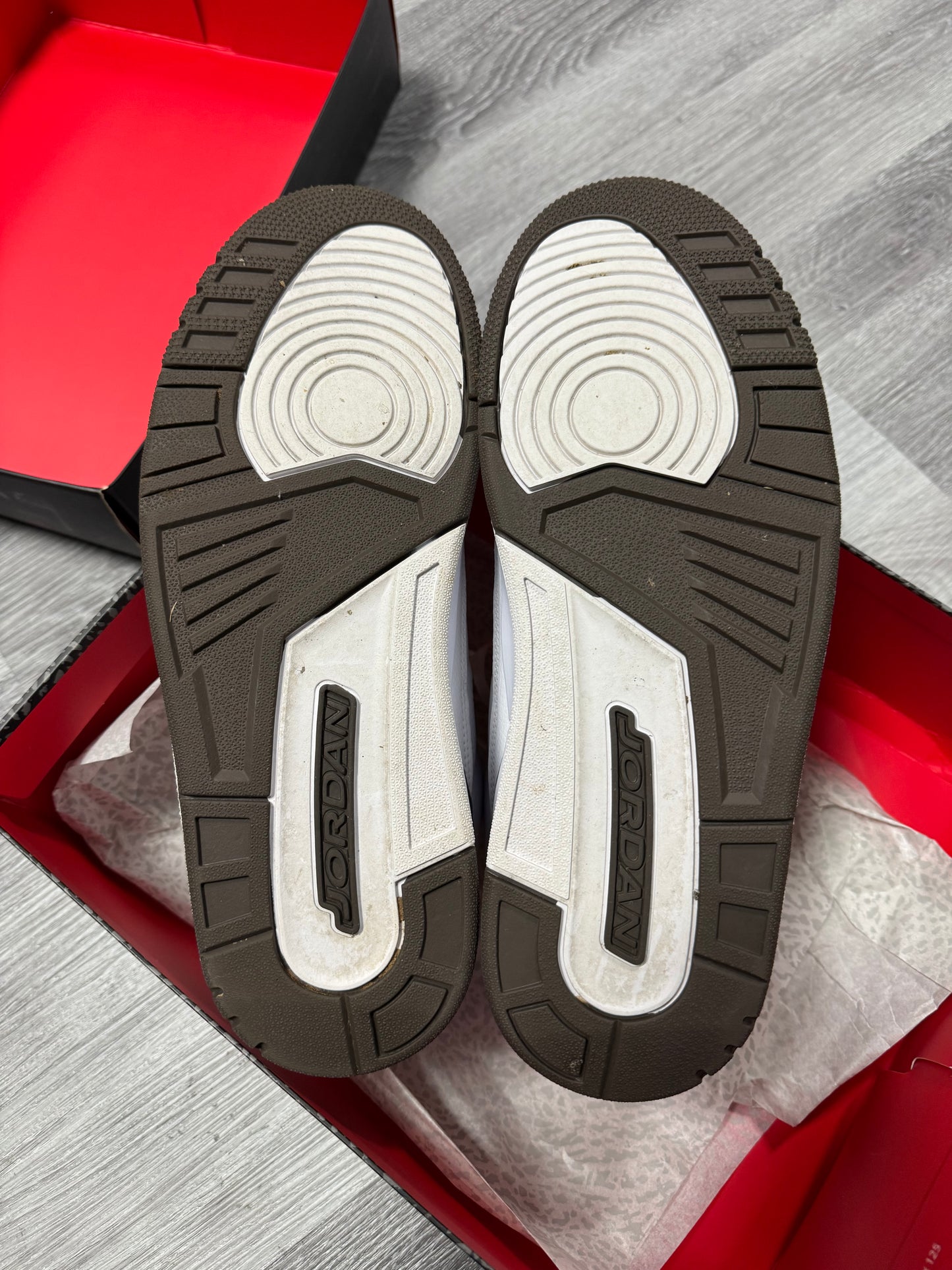 Jordan 3 Mocha / Preowned