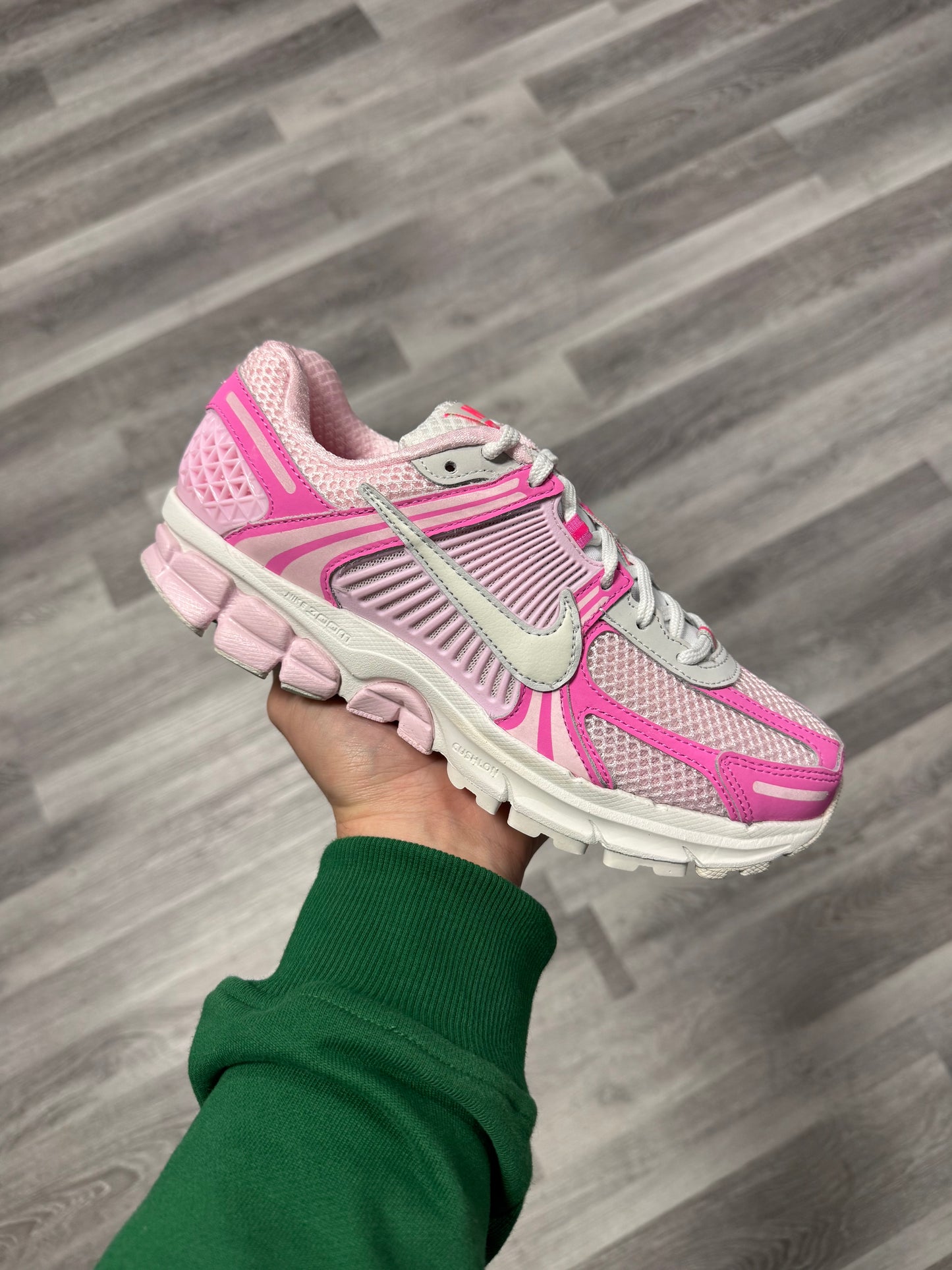 Nike Zoom Vomero 5 Hyper Pink / Brand New