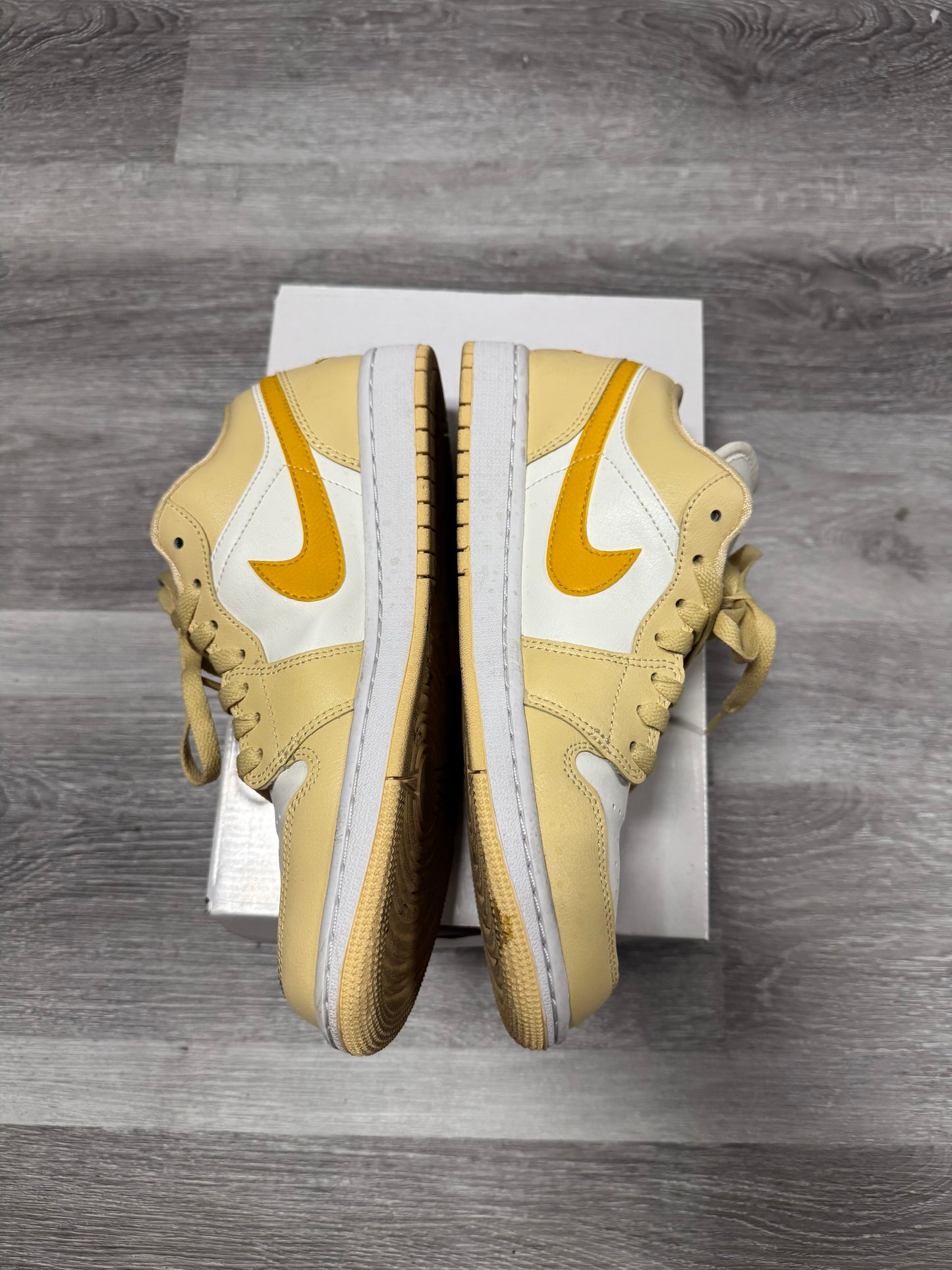 Jordan 1 Low Yellow Ochre / Preowned