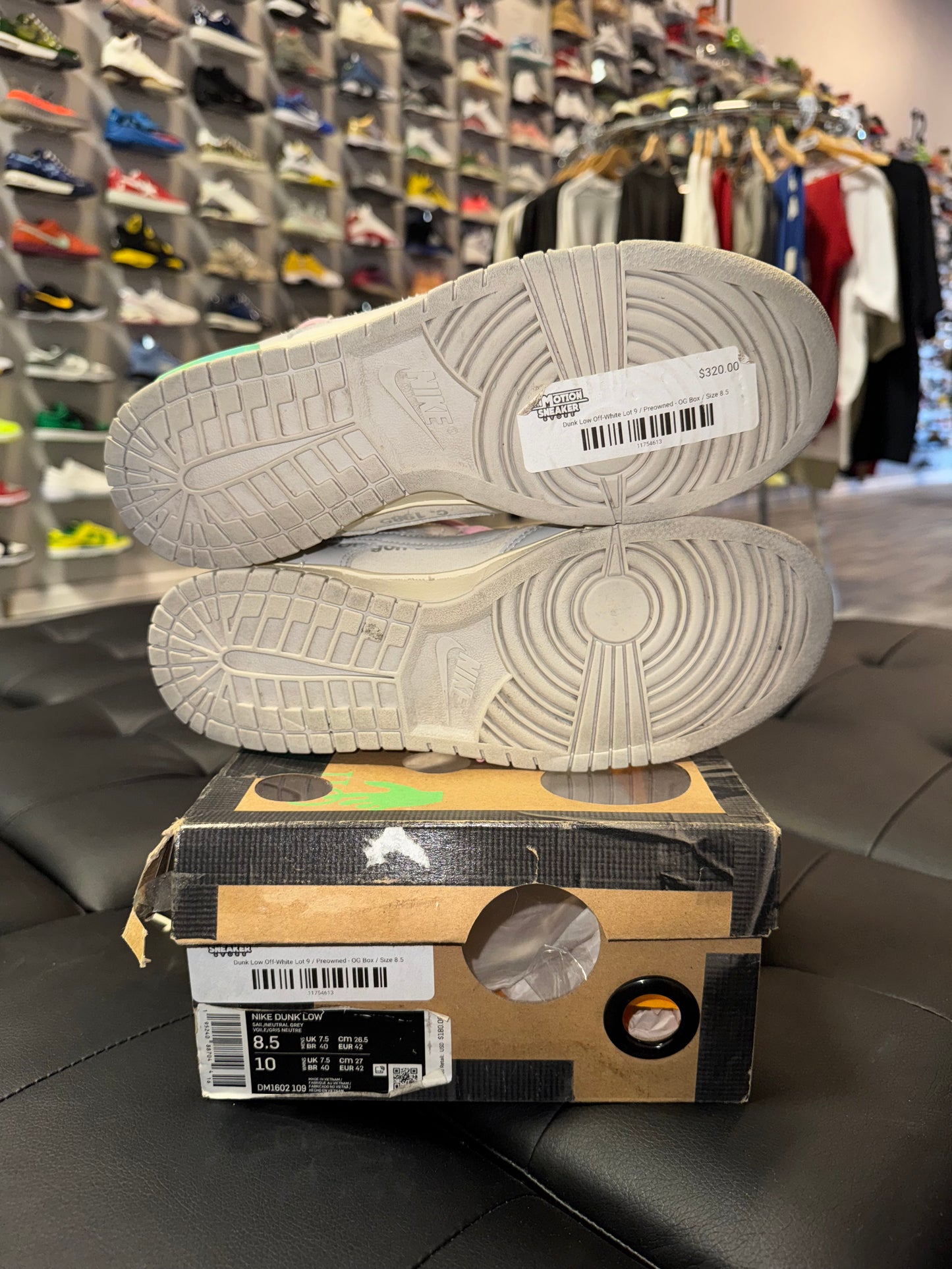 Dunk Low Off-White Lot 9 / Preowned