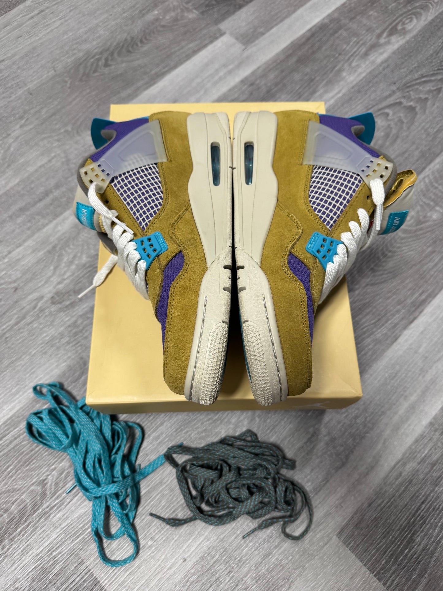 Jordan 4 Union Desert Moss / Preowned