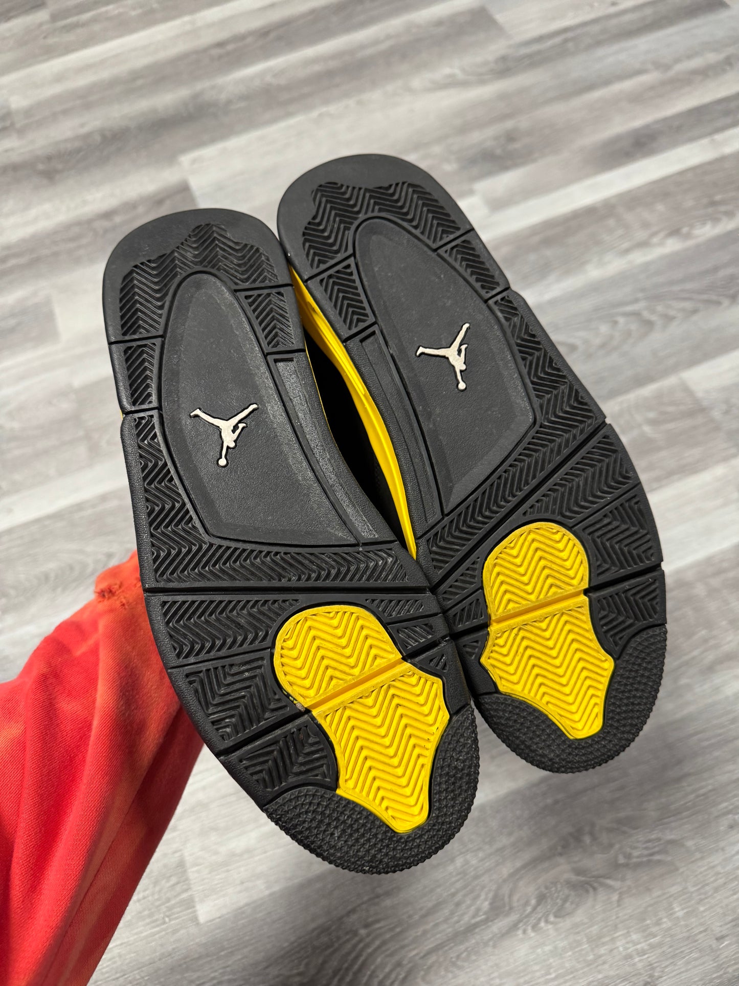 Jordan 4 Thunder / Preowned