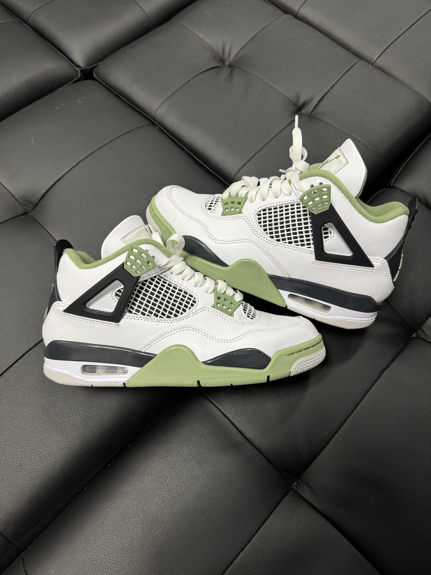 Jordan 4 Seafoam / Preowned