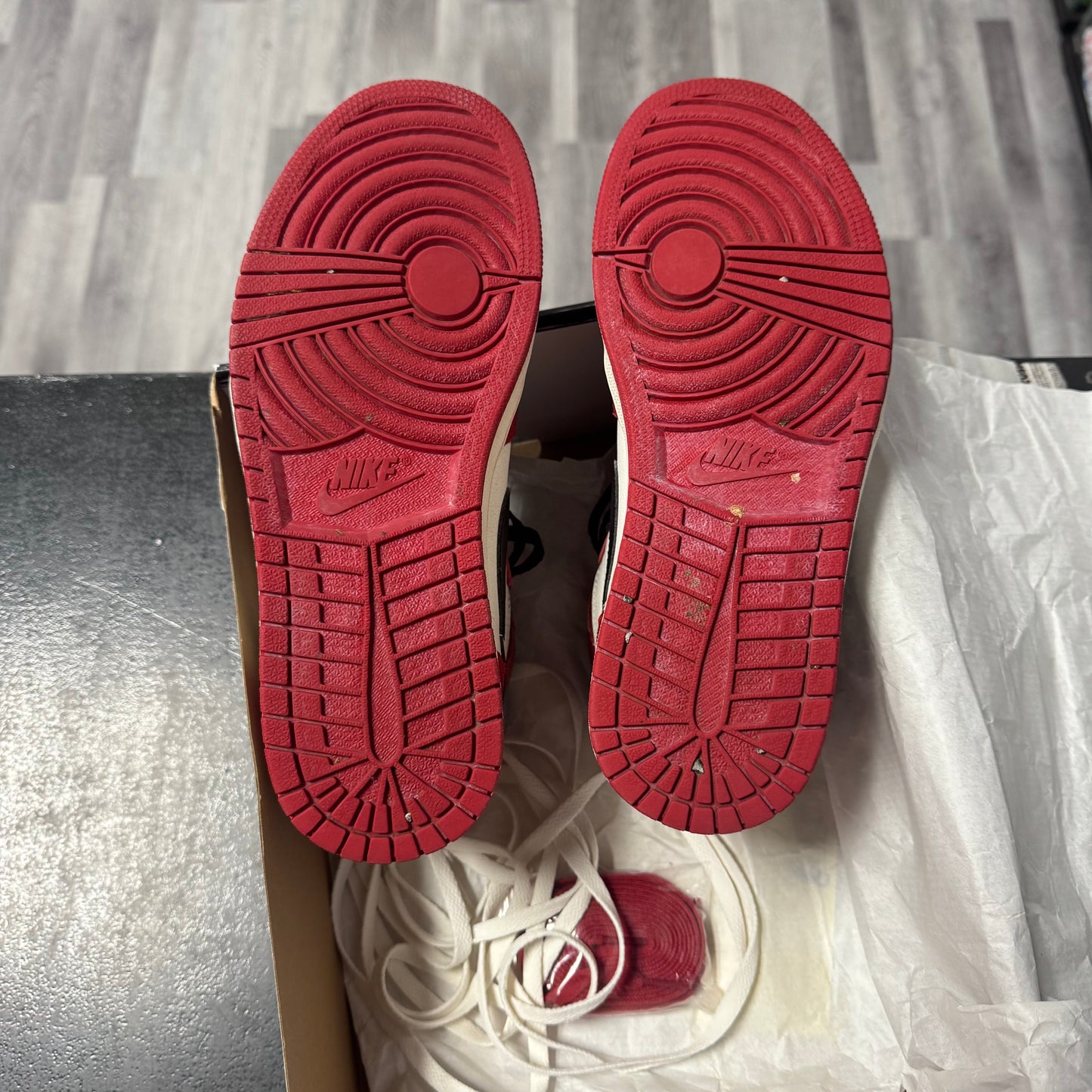 Jordan 1 Lost and Found / Preowned