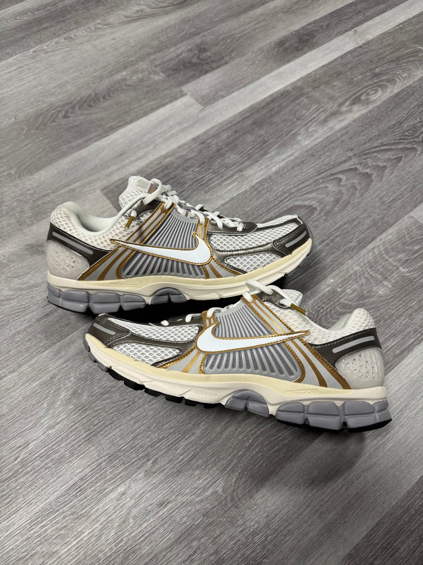 Nike Zoom Vomero 5 Metallic Pewter Gold / Preowned