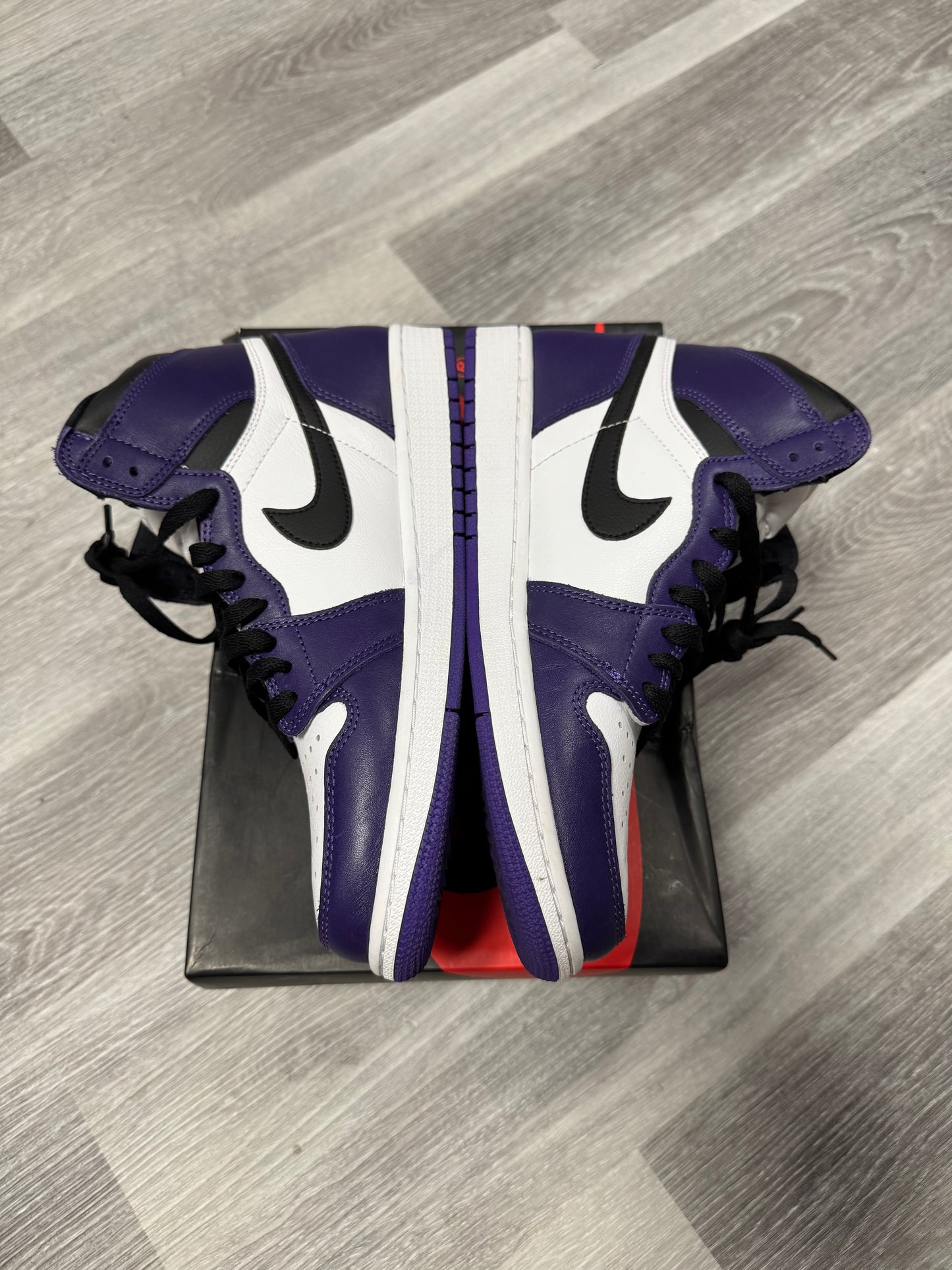 Jordan 1 Court Purple 2.0 / Preowned