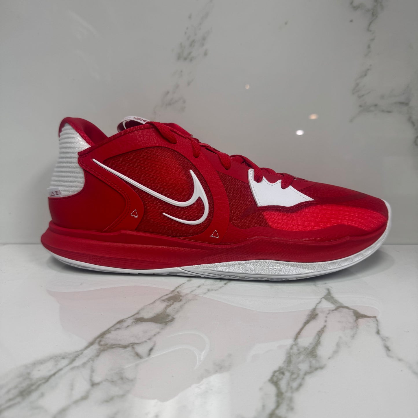 Kyrie 5 Low University Red / Brand New
