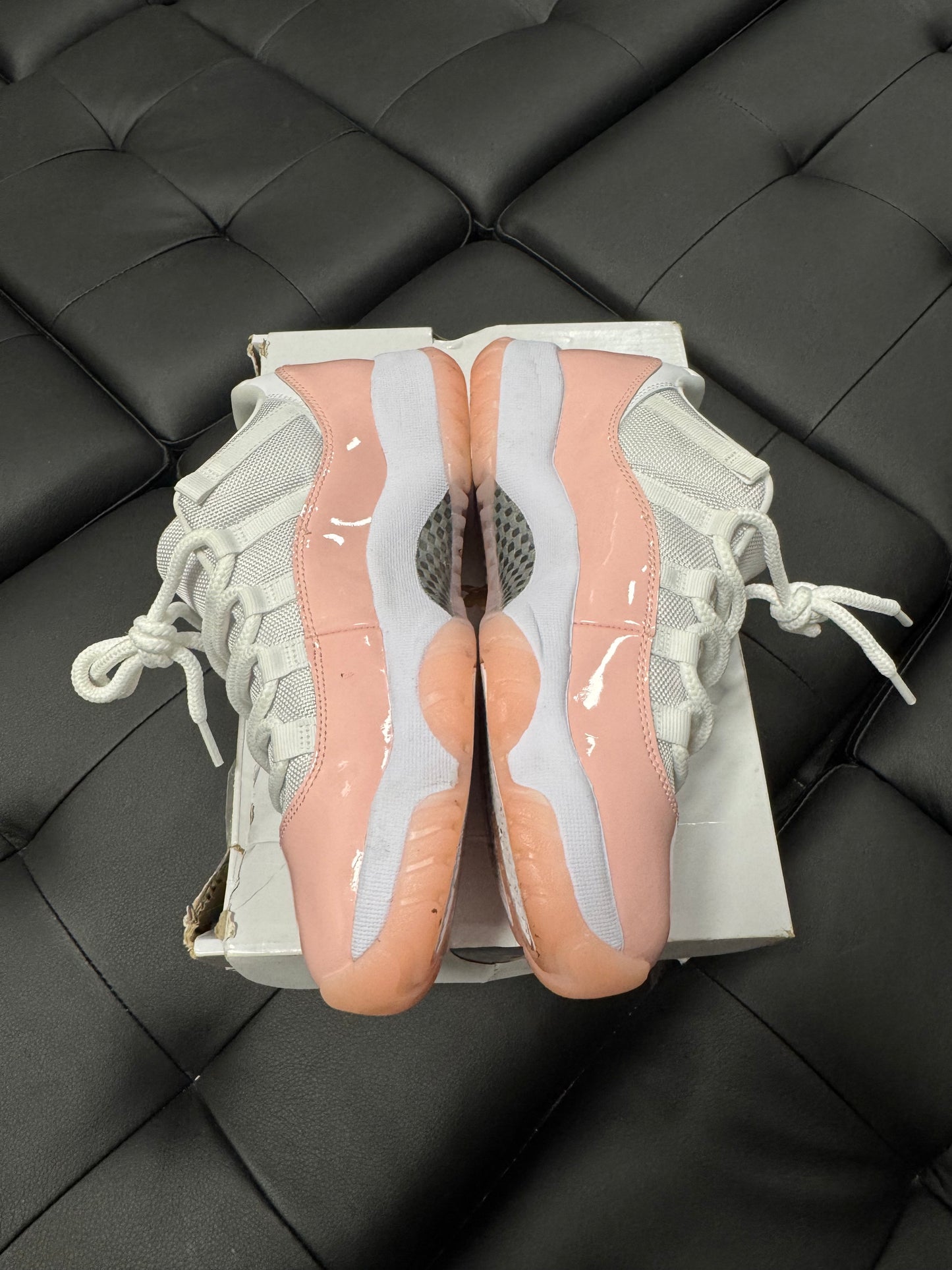Jordan 11 Low Legend Pink / Preowned