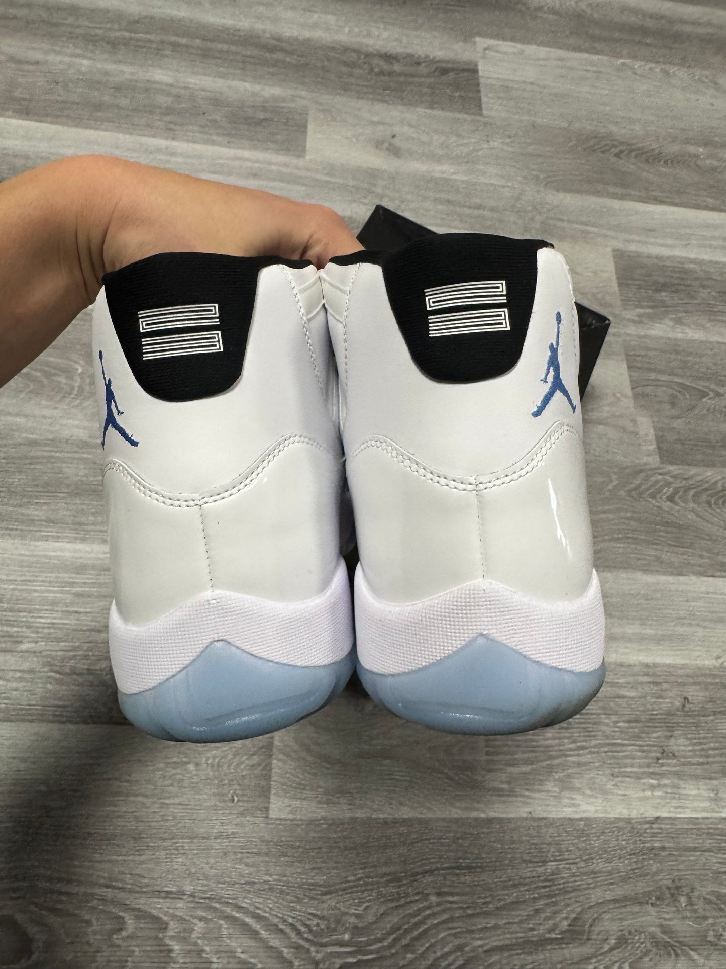Jordan 11 Legend Blue / Preowned